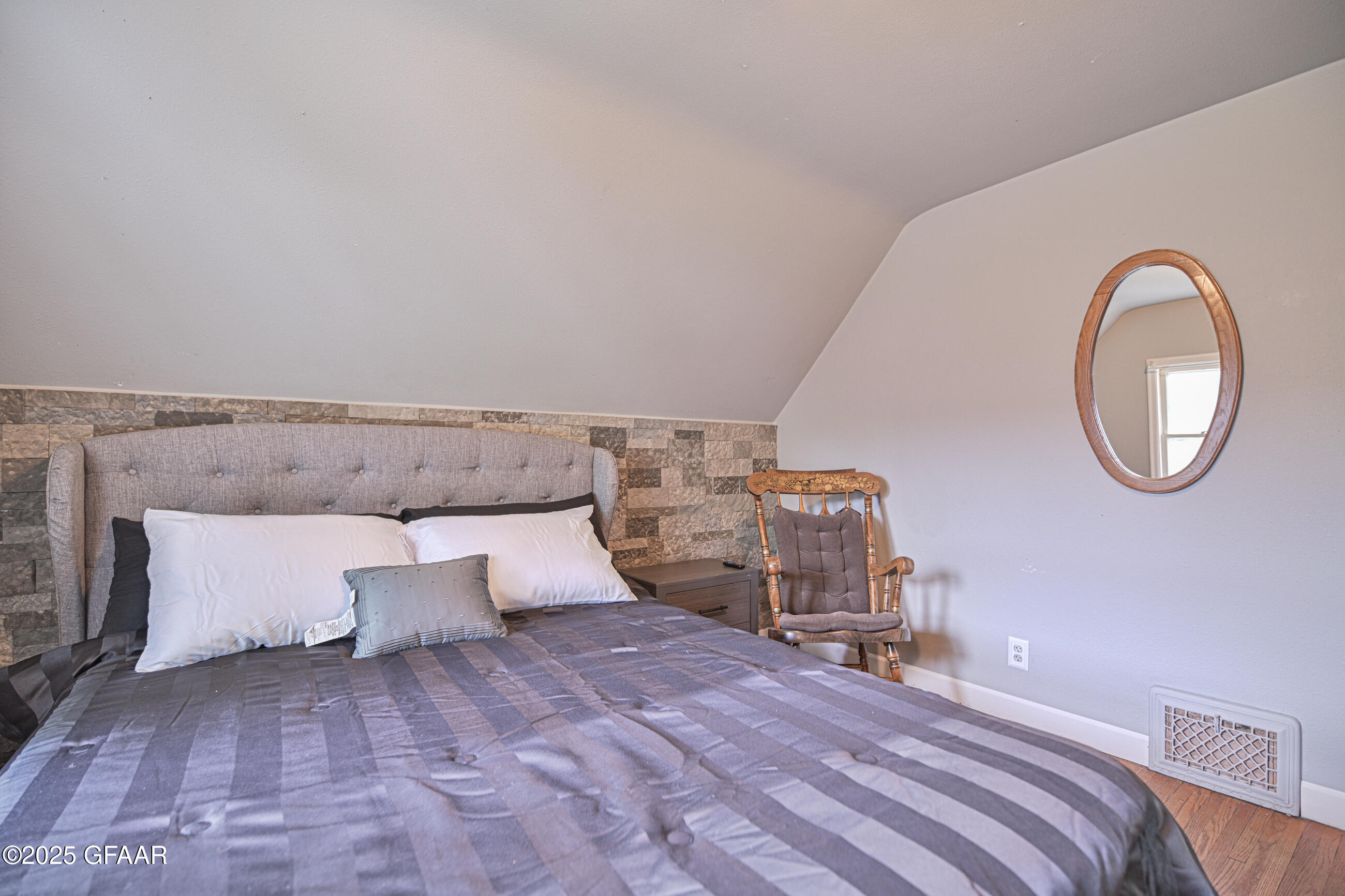 Grand Forks, North Dakota 58201, United States, 5 Bedrooms Bedrooms, ,3 BathroomsBathrooms,Residential,Pending,166332