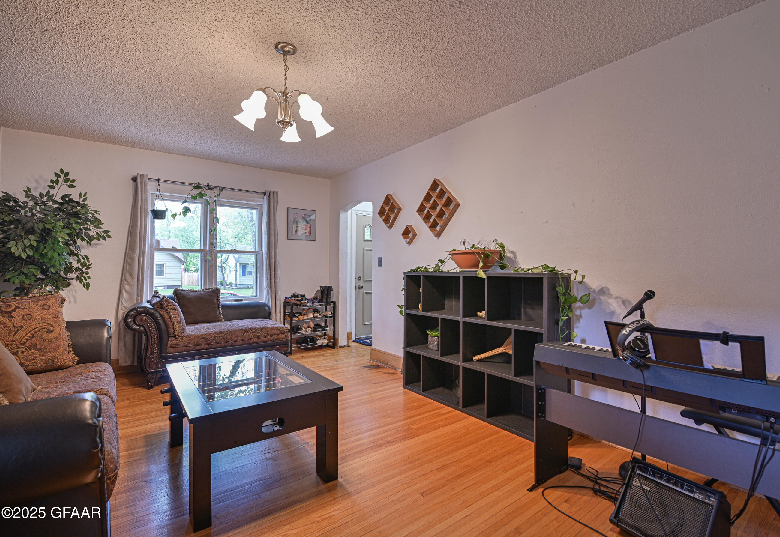 Grand Forks, North Dakota 58201, United States, 5 Bedrooms Bedrooms, ,3 BathroomsBathrooms,Residential,Pending,166332