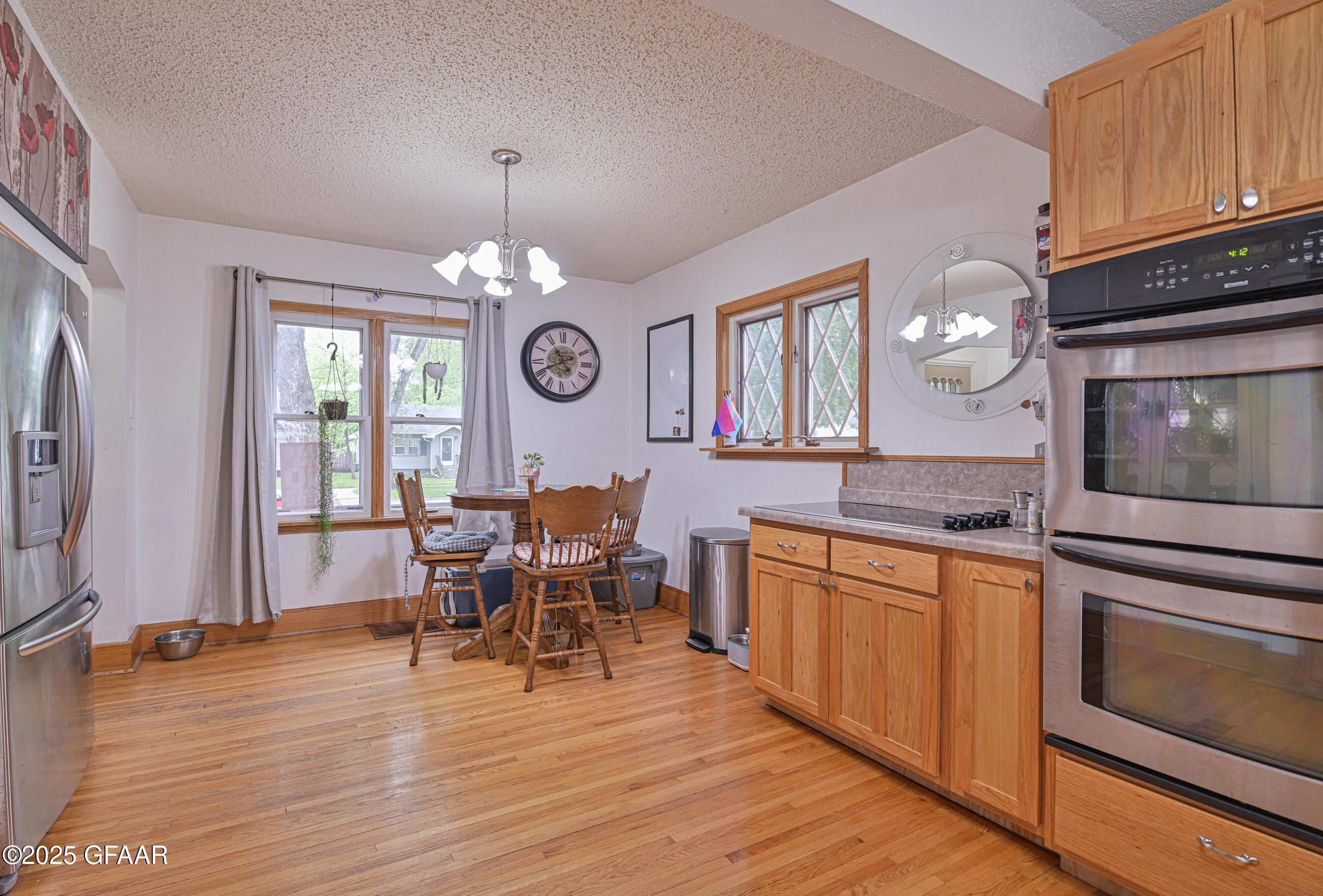 Grand Forks, North Dakota 58201, United States, 5 Bedrooms Bedrooms, ,3 BathroomsBathrooms,Residential,Pending,166332