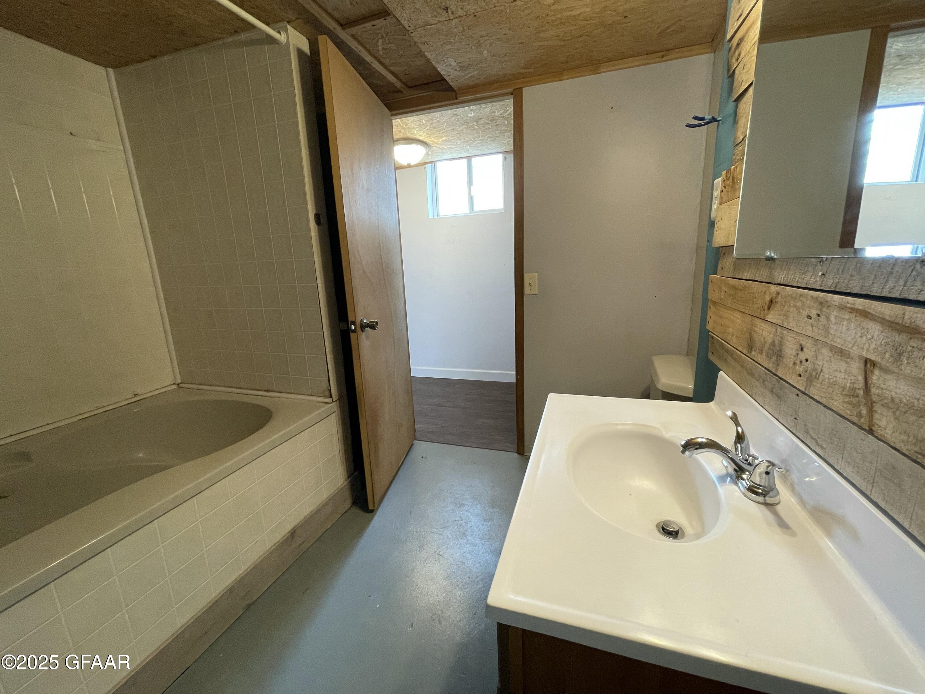 Grand Forks, North Dakota 58203, United States, 3 Bedrooms Bedrooms, ,2 BathroomsBathrooms,Residential,Active,166333