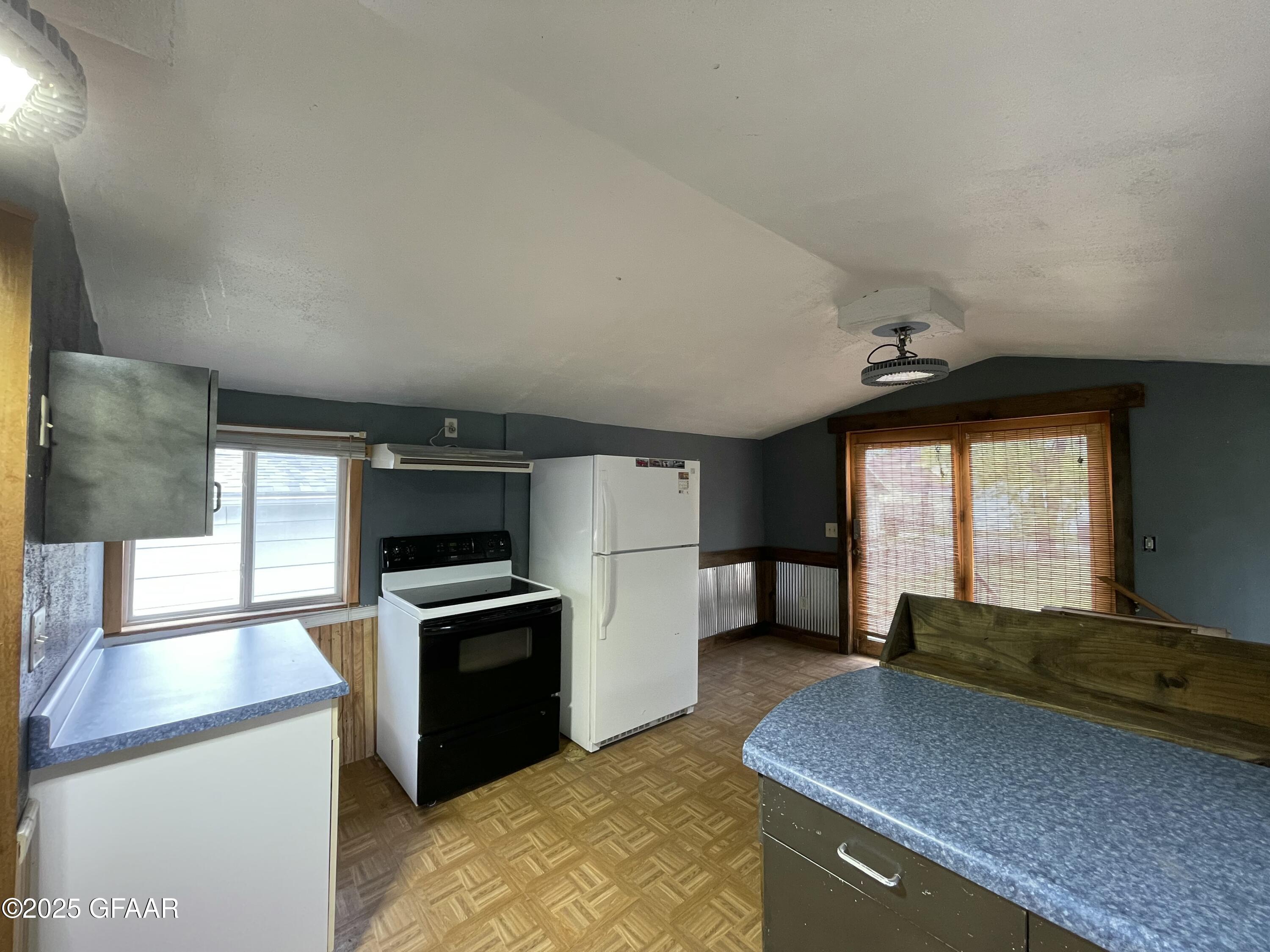 Grand Forks, North Dakota 58203, United States, 3 Bedrooms Bedrooms, ,2 BathroomsBathrooms,Residential,Active,166333