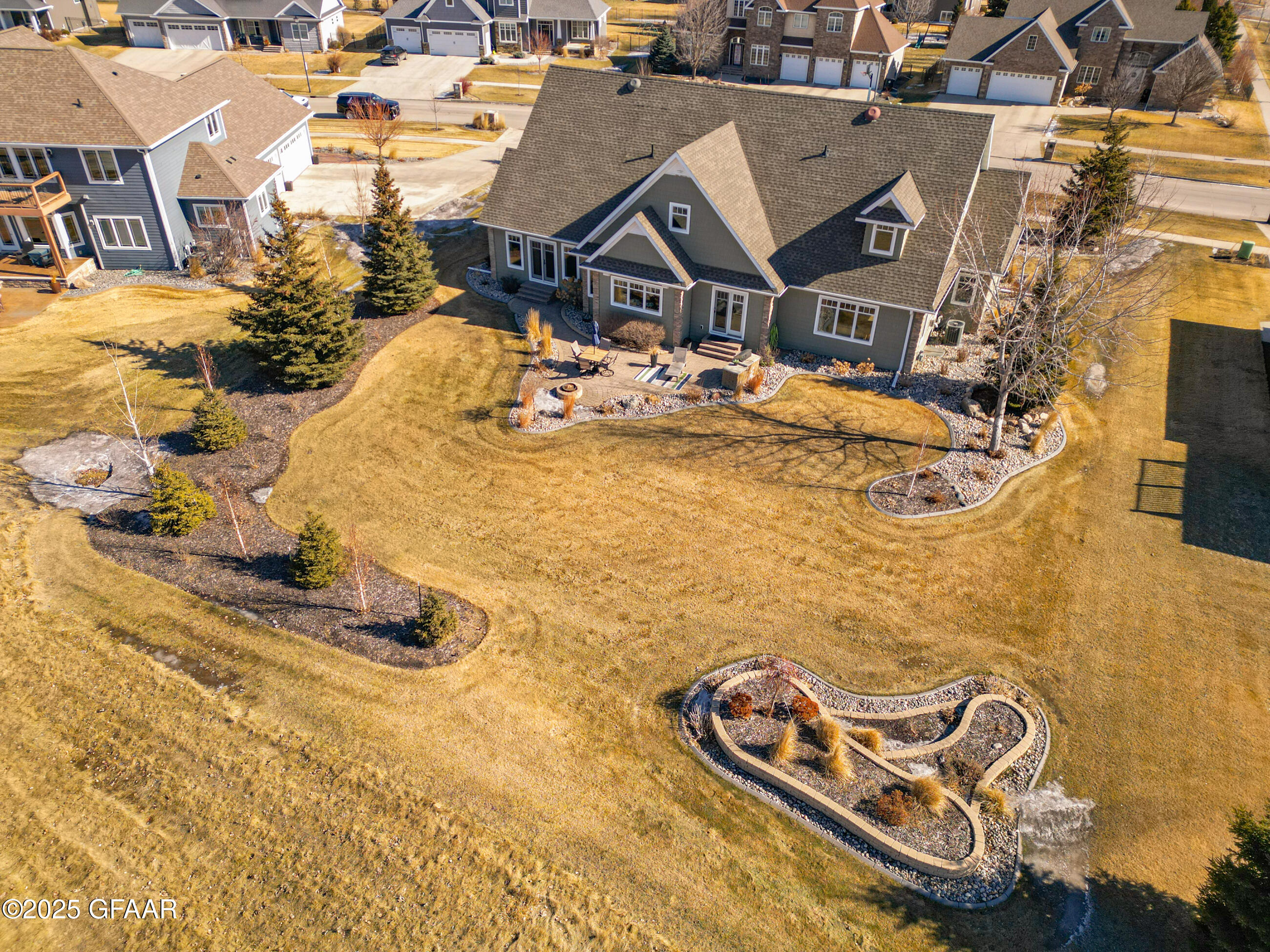 Grand Forks, North Dakota 58201, United States, 4 Bedrooms Bedrooms, ,3 BathroomsBathrooms,Residential,Active,207467