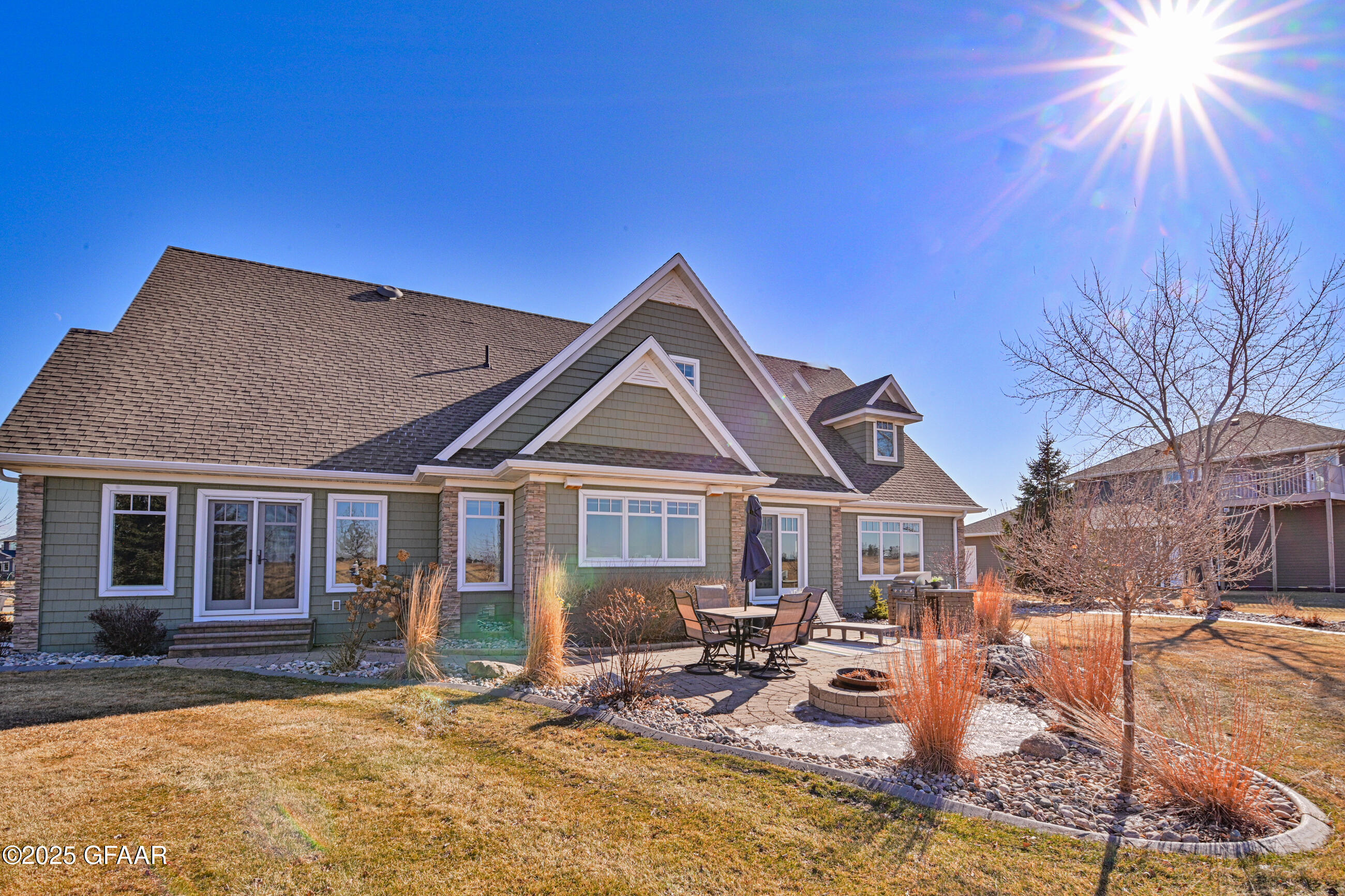 Grand Forks, North Dakota 58201, United States, 4 Bedrooms Bedrooms, ,3 BathroomsBathrooms,Residential,Active,207467