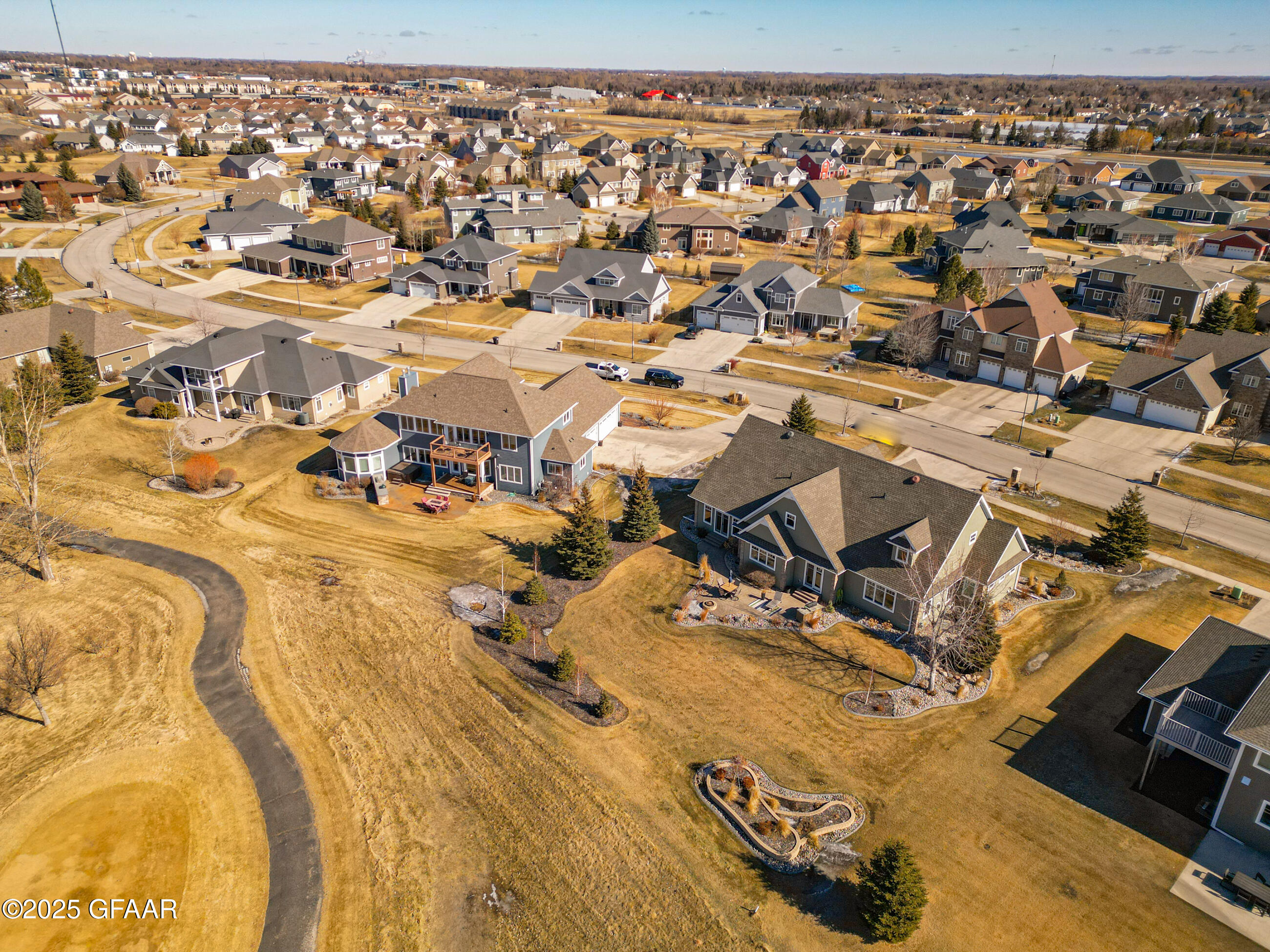 Grand Forks, North Dakota 58201, United States, 4 Bedrooms Bedrooms, ,3 BathroomsBathrooms,Residential,Active,207467