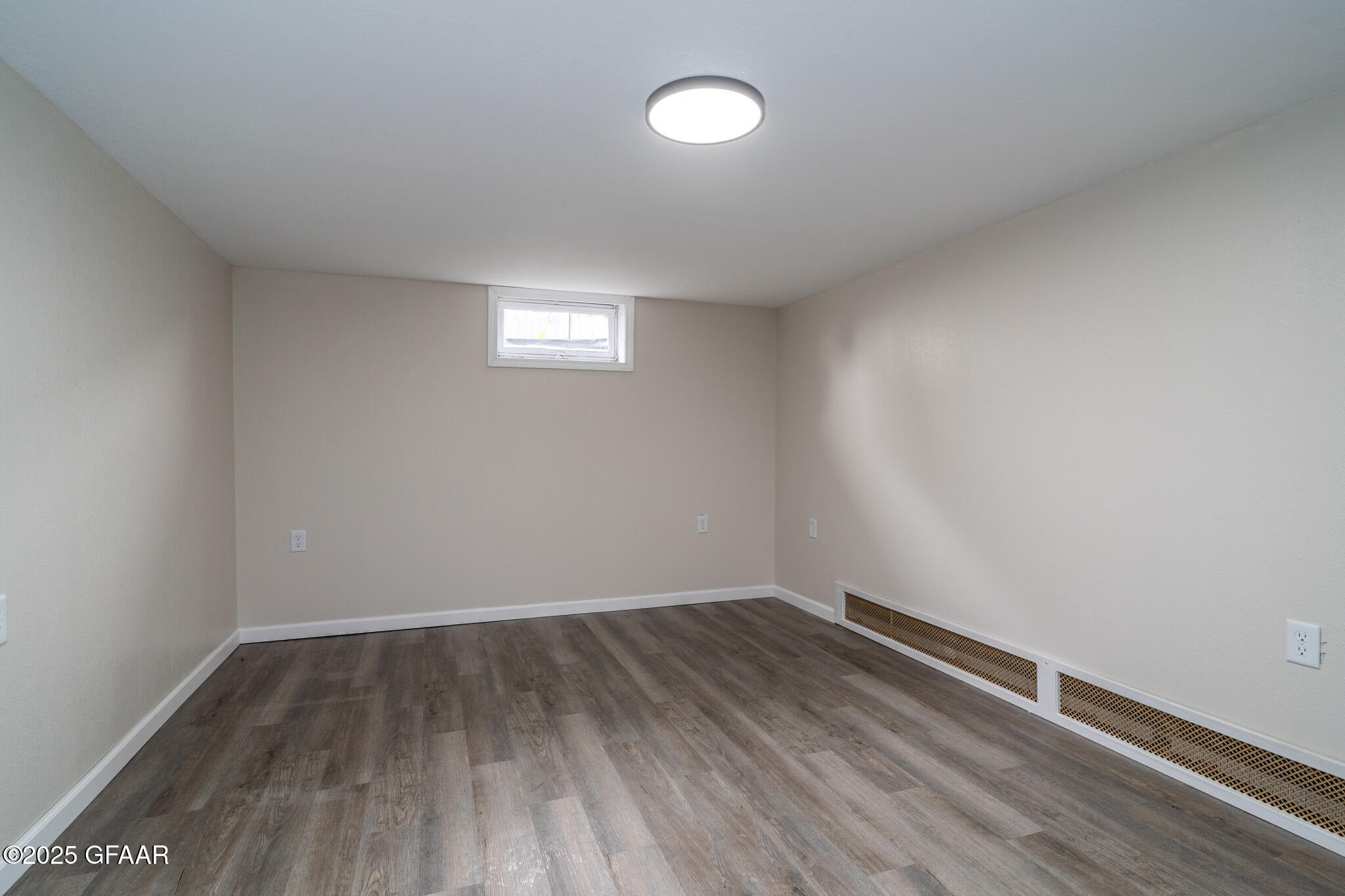 Northwood, North Dakota 58267, United States, 4 Bedrooms Bedrooms, ,2 BathroomsBathrooms,Residential,Active,229520