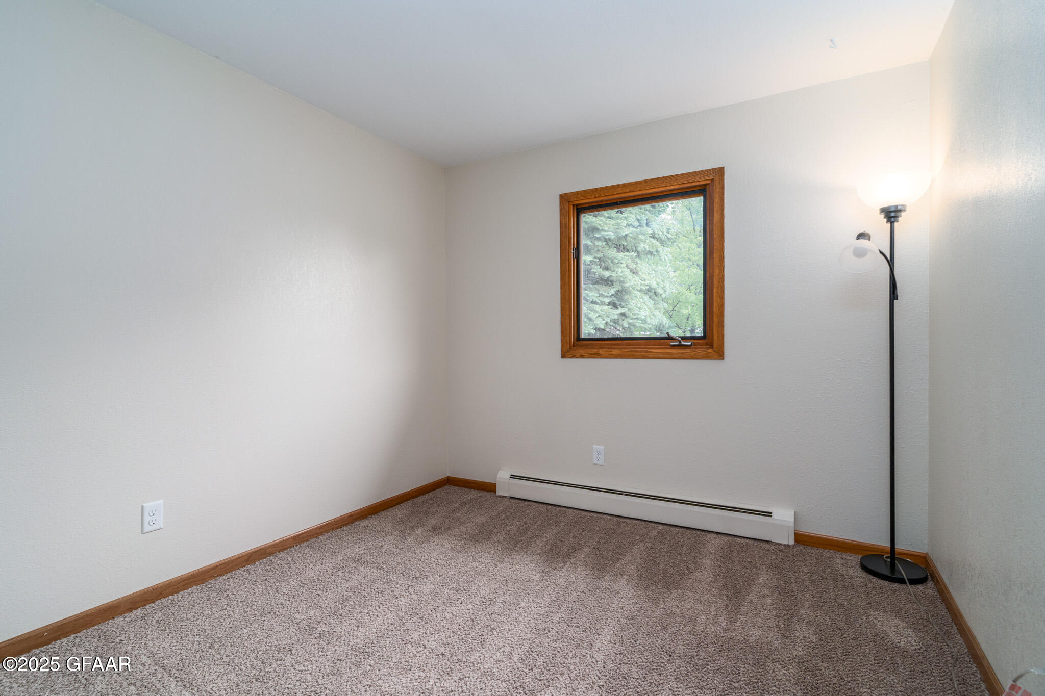 Northwood, North Dakota 58267, United States, 4 Bedrooms Bedrooms, ,2 BathroomsBathrooms,Residential,Active,229520