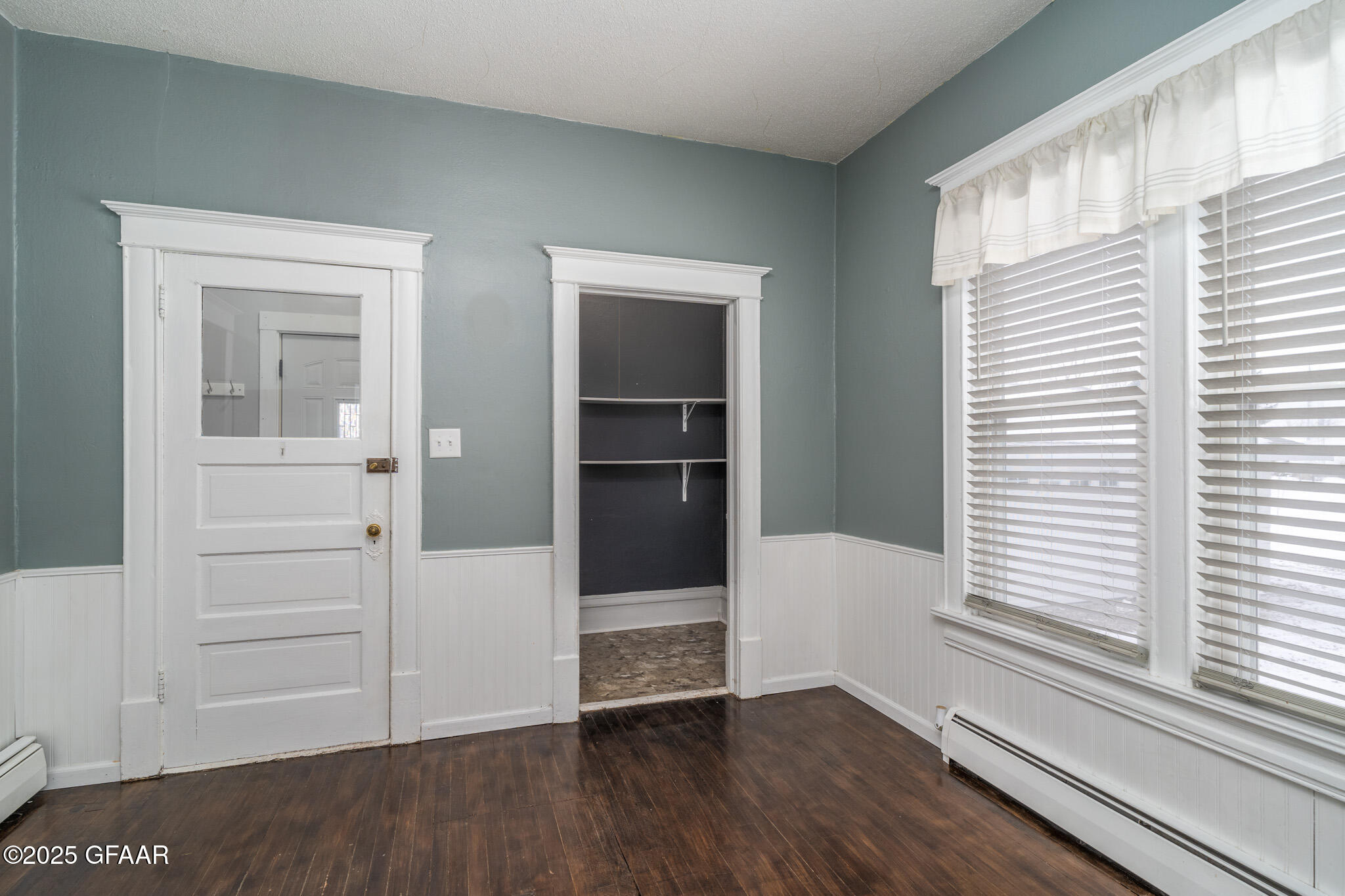 Hatton, North Dakota 58240, United States, 3 Bedrooms Bedrooms, ,1 BathroomBathrooms,Residential,Pending,21081