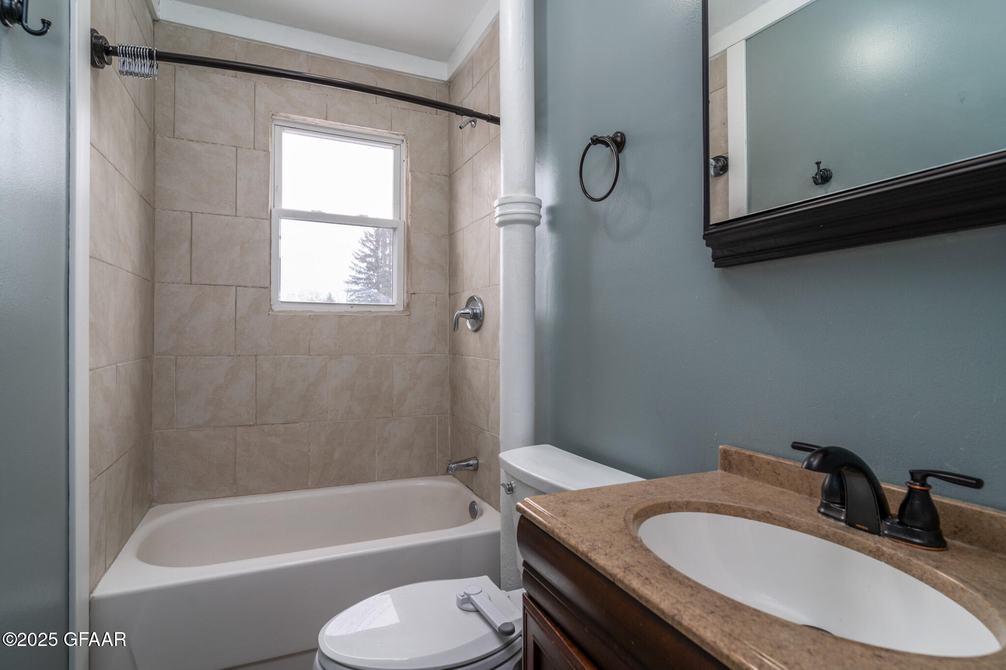 Hatton, North Dakota 58240, United States, 3 Bedrooms Bedrooms, ,1 BathroomBathrooms,Residential,Pending,21081