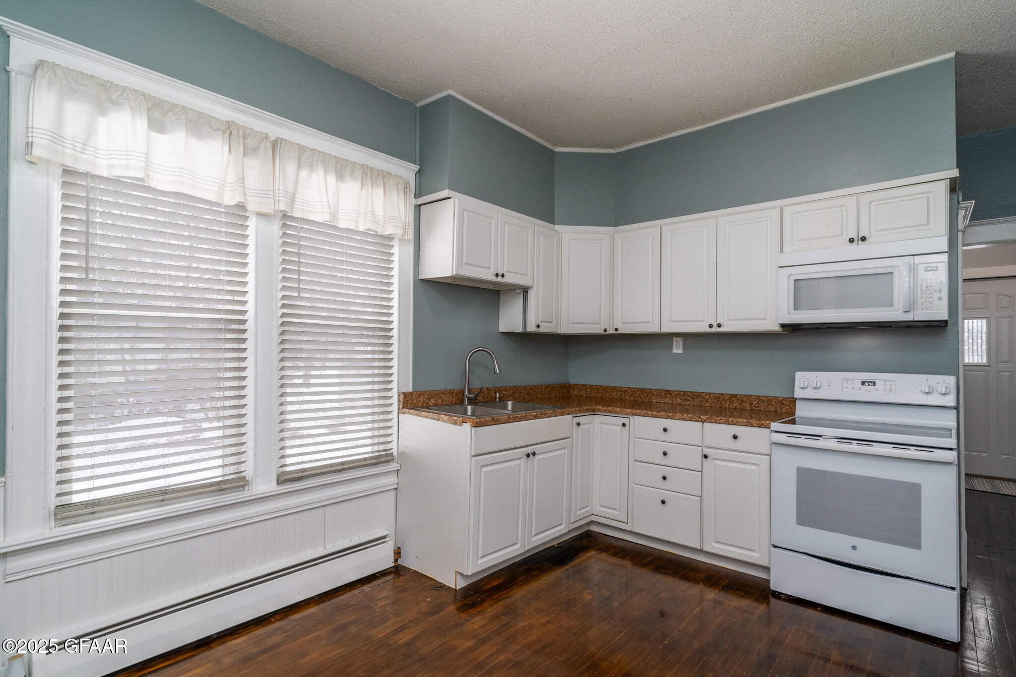 Hatton, North Dakota 58240, United States, 3 Bedrooms Bedrooms, ,1 BathroomBathrooms,Residential,Pending,21081