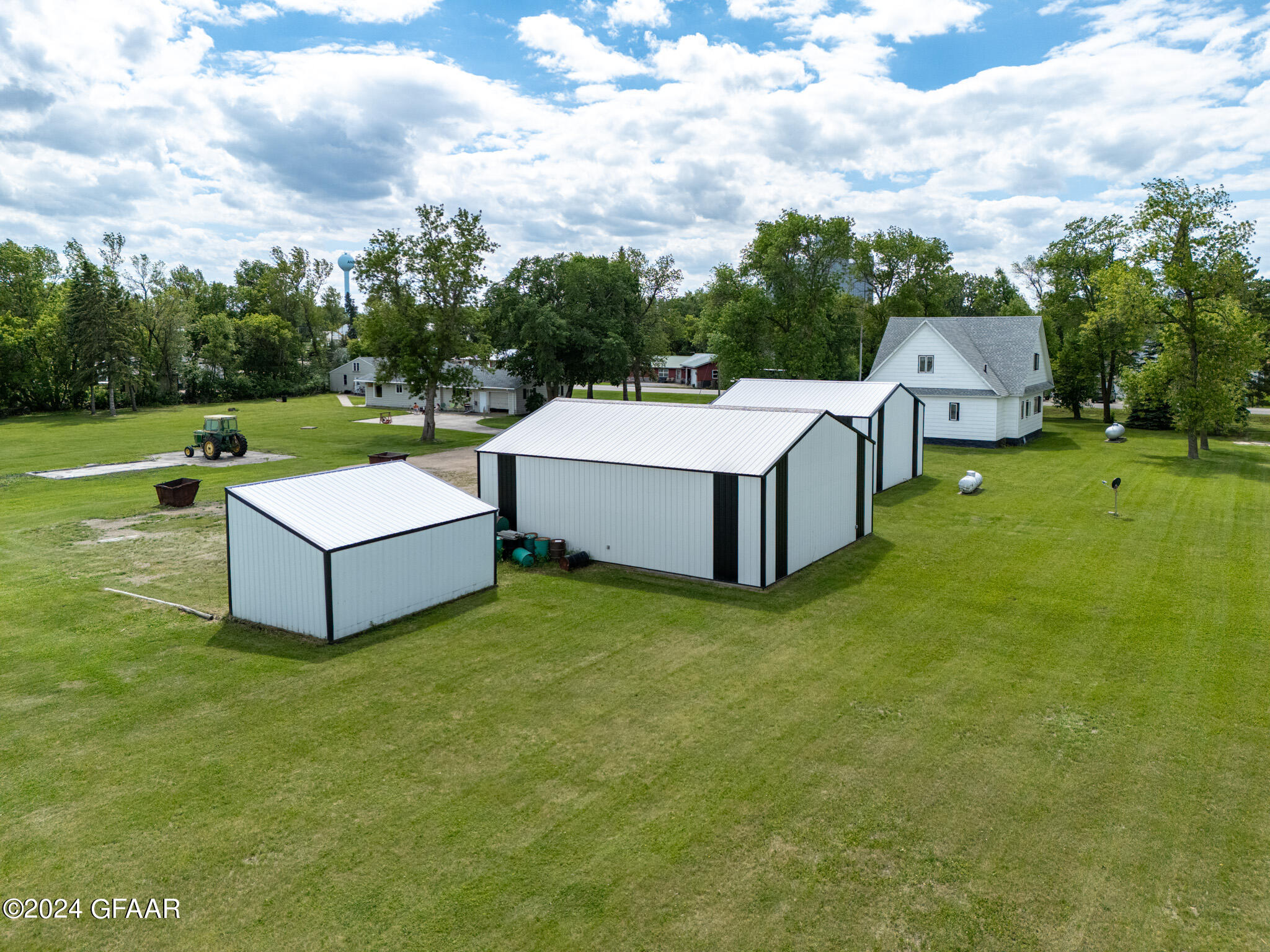 Aneta, North Dakota 58212, United States, 4 Bedrooms Bedrooms, ,2 BathroomsBathrooms,Residential,Pending,46631