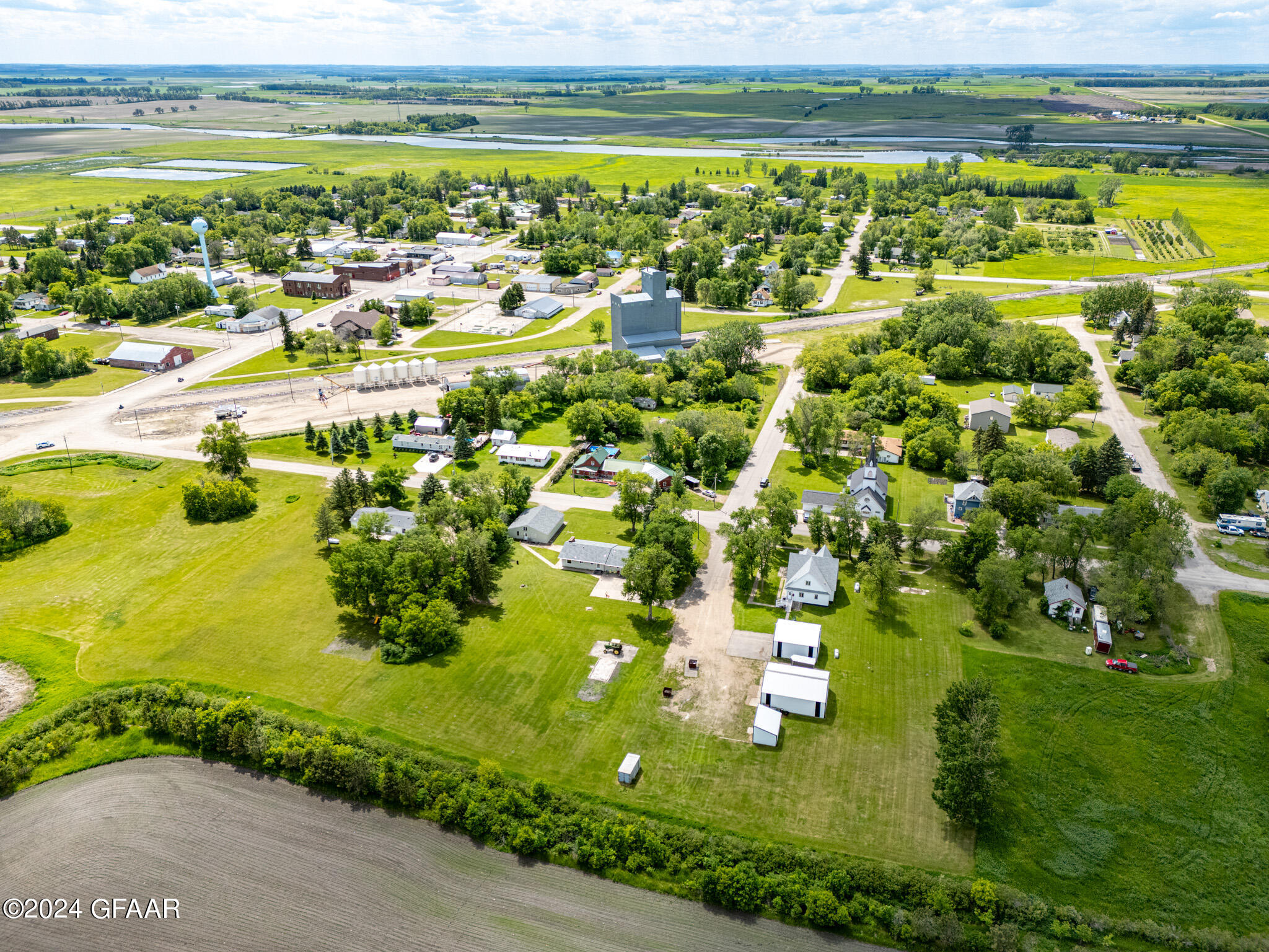 Aneta, North Dakota 58212, United States, 4 Bedrooms Bedrooms, ,2 BathroomsBathrooms,Residential,Pending,46631