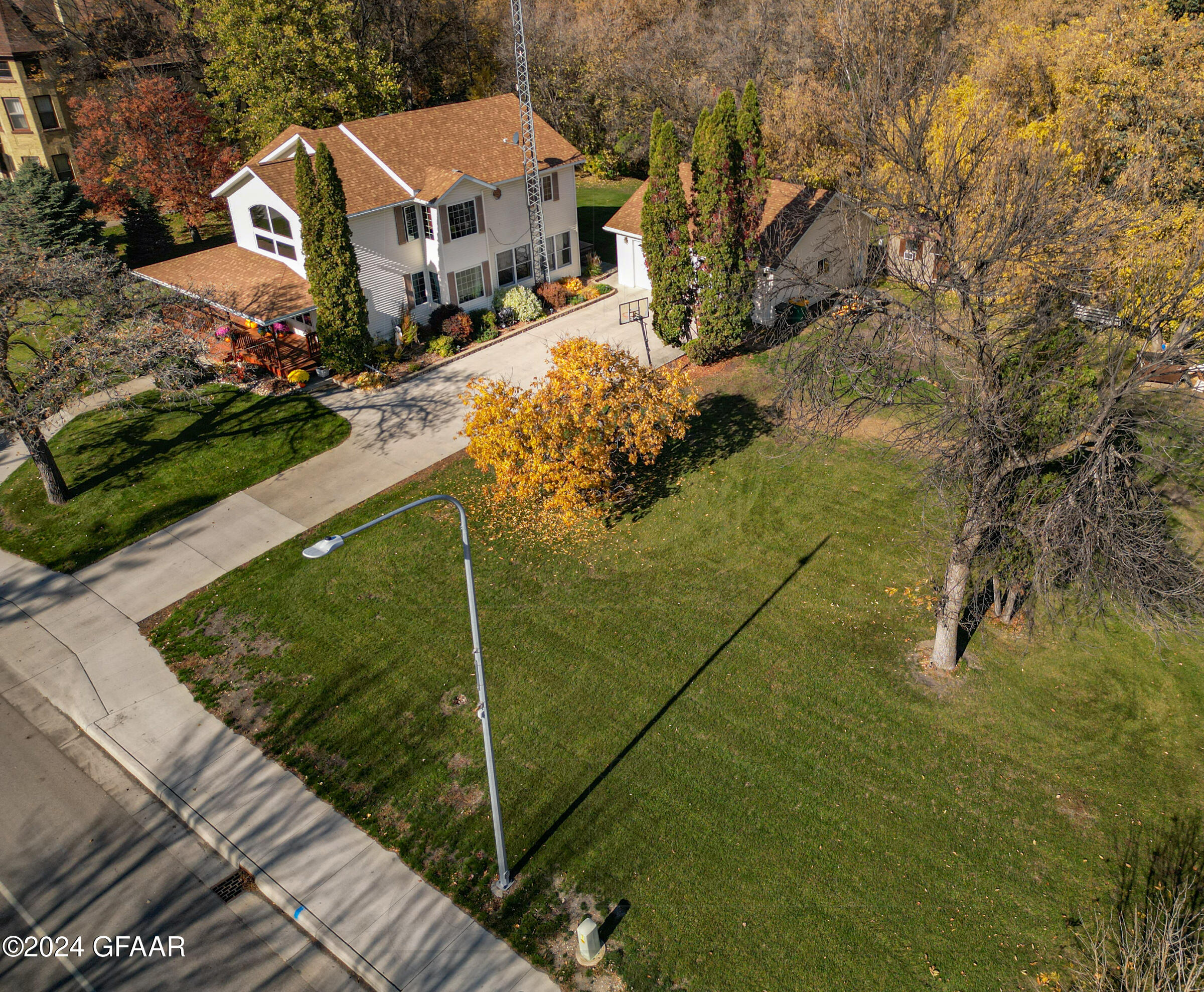 Warren, Minnesota 56762, United States, 3 Bedrooms Bedrooms, ,2 BathroomsBathrooms,Residential,Active,166342