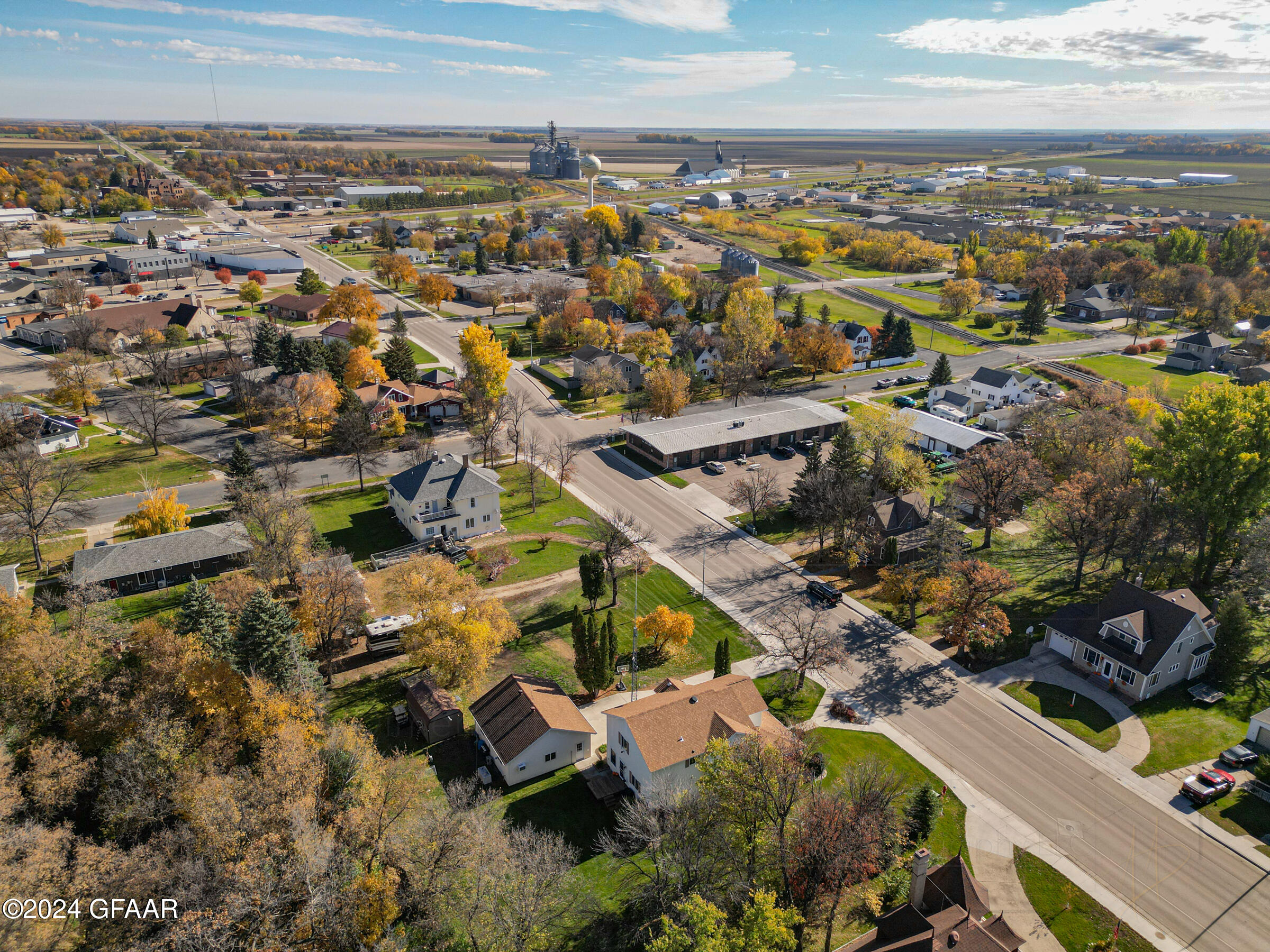 Warren, Minnesota 56762, United States, 3 Bedrooms Bedrooms, ,2 BathroomsBathrooms,Residential,Active,166342