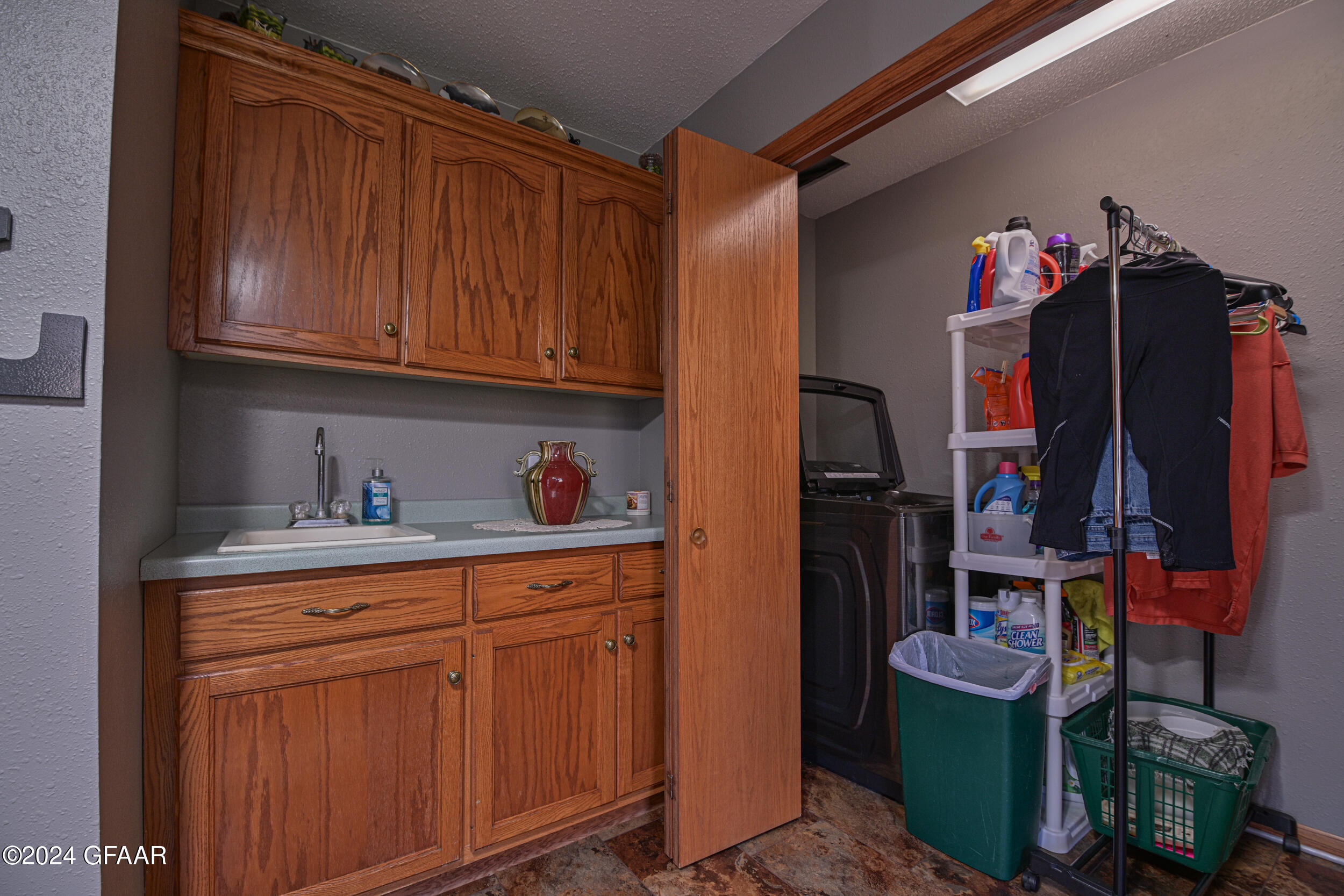 Warren, Minnesota 56762, United States, 3 Bedrooms Bedrooms, ,2 BathroomsBathrooms,Residential,Active,166342