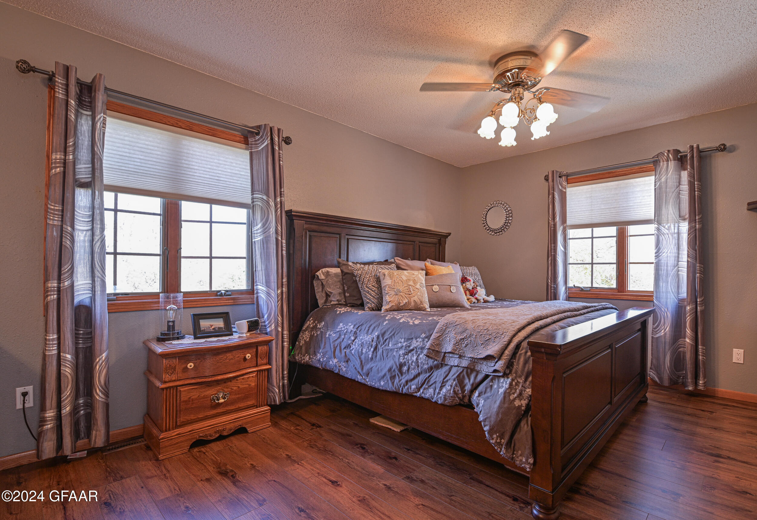 Warren, Minnesota 56762, United States, 3 Bedrooms Bedrooms, ,2 BathroomsBathrooms,Residential,Active,166342