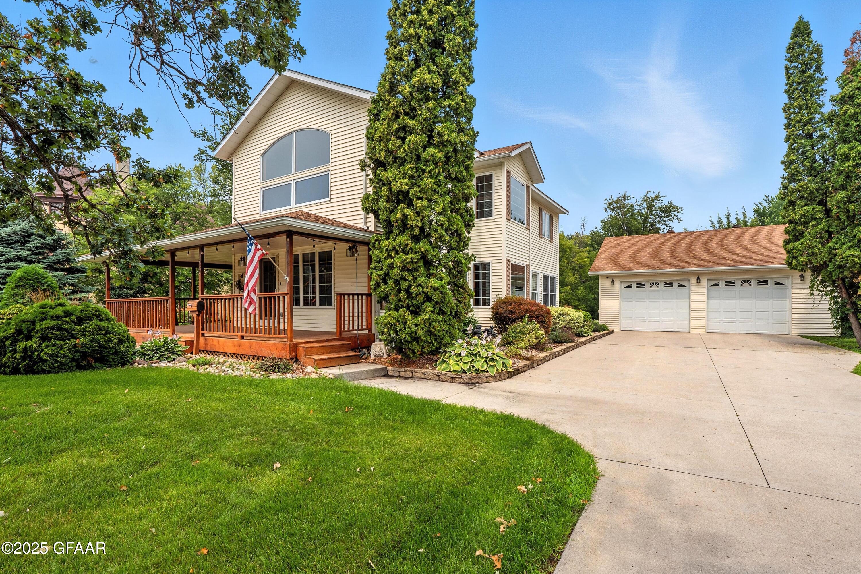 Warren, Minnesota 56762, United States, 3 Bedrooms Bedrooms, ,2 BathroomsBathrooms,Residential,Active,166342