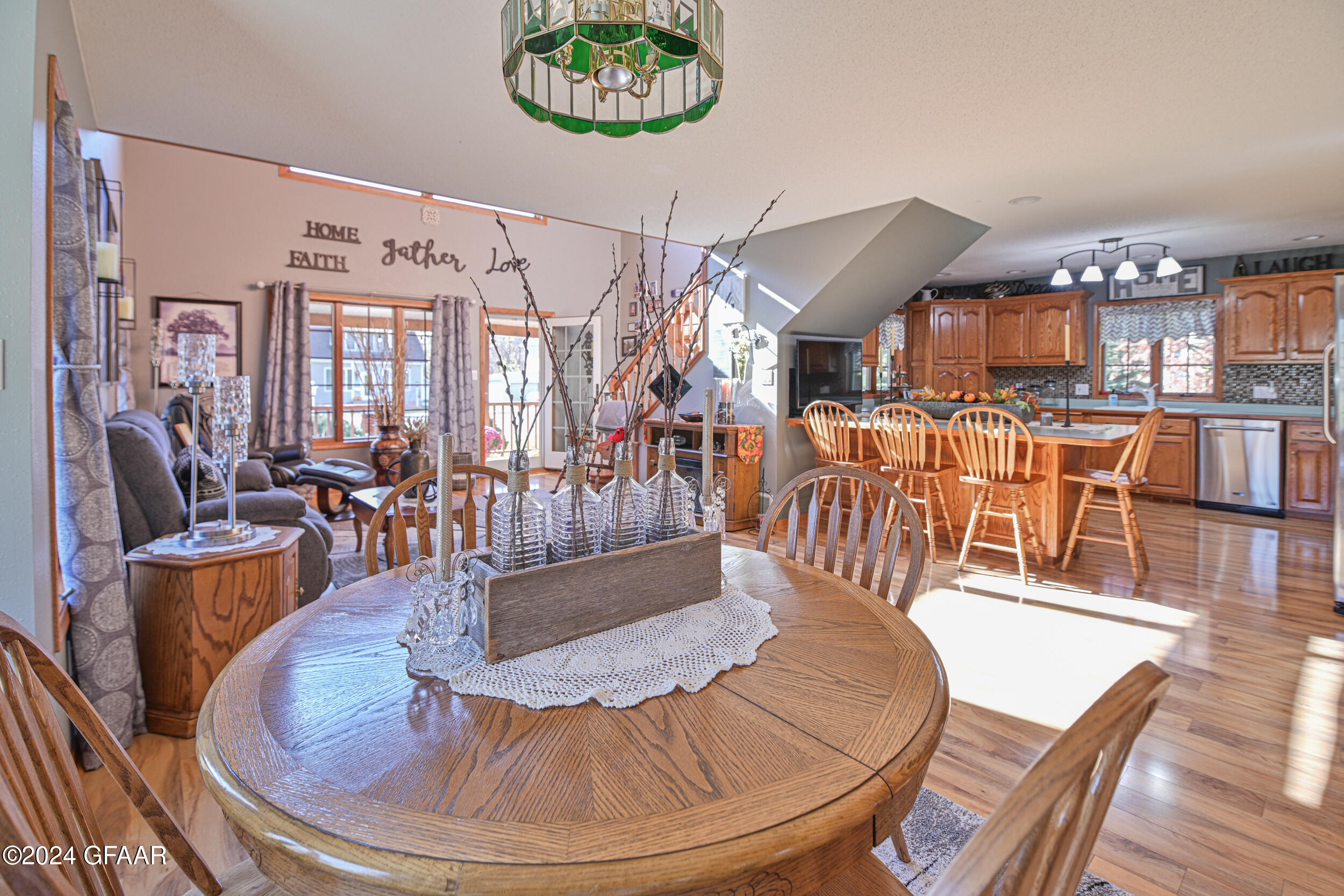 Warren, Minnesota 56762, United States, 3 Bedrooms Bedrooms, ,2 BathroomsBathrooms,Residential,Active,166342