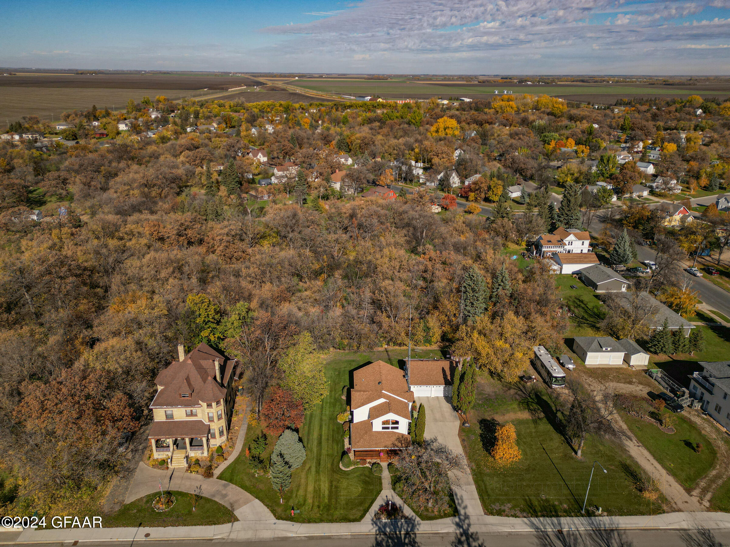 Warren, Minnesota 56762, United States, 3 Bedrooms Bedrooms, ,2 BathroomsBathrooms,Residential,Active,166342