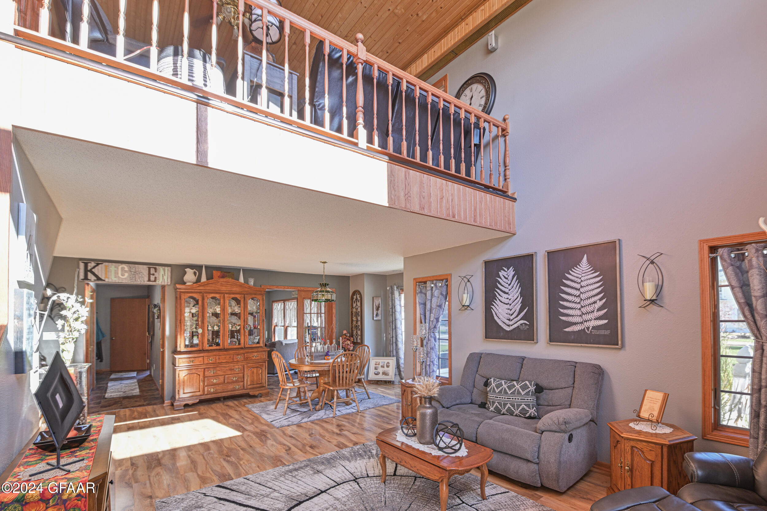 Warren, Minnesota 56762, United States, 3 Bedrooms Bedrooms, ,2 BathroomsBathrooms,Residential,Active,166342