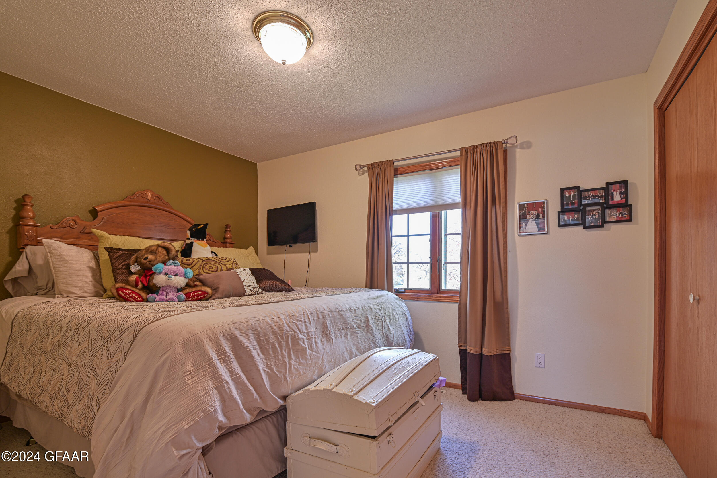 Warren, Minnesota 56762, United States, 3 Bedrooms Bedrooms, ,2 BathroomsBathrooms,Residential,Active,166342