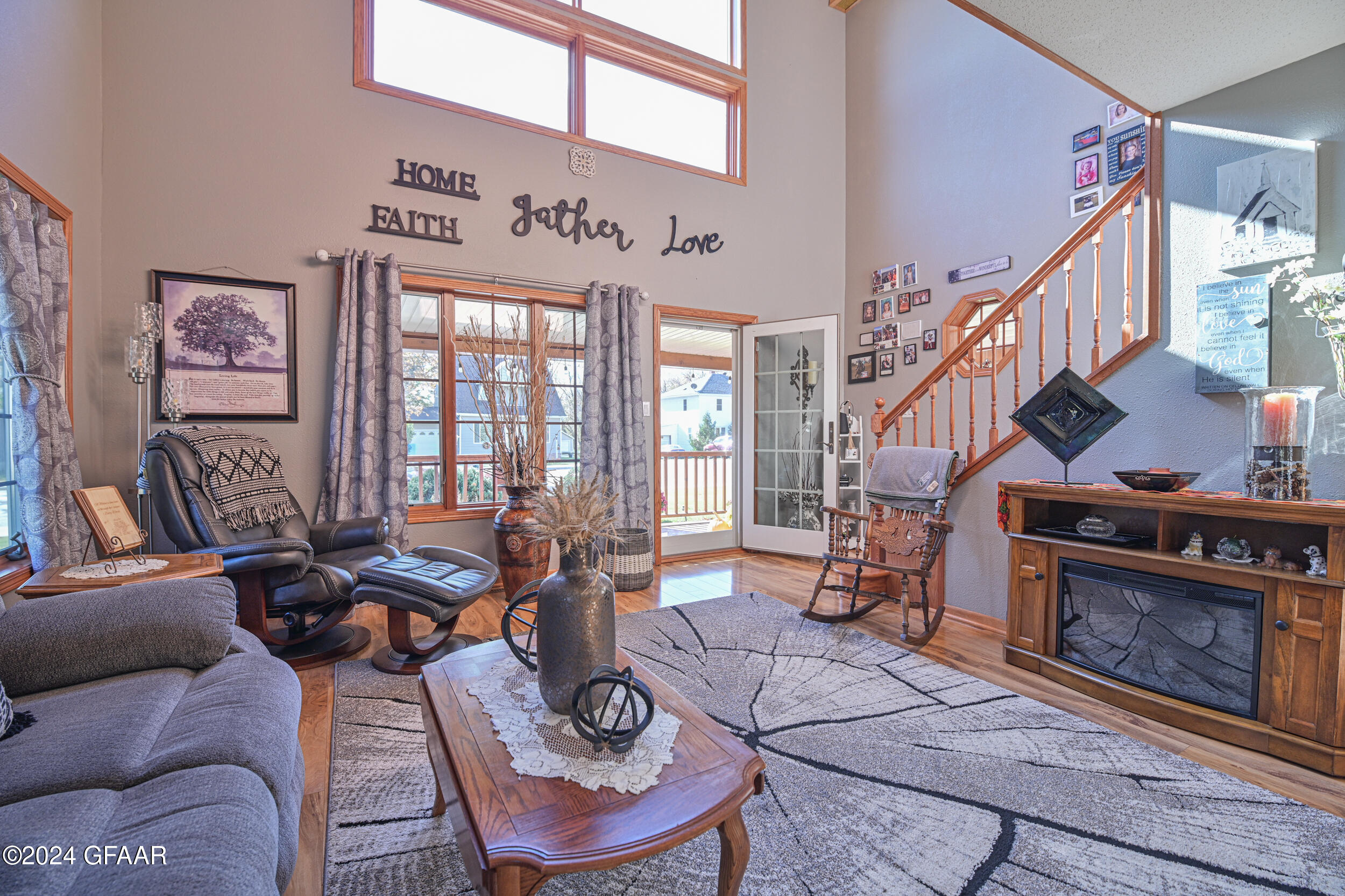 Warren, Minnesota 56762, United States, 3 Bedrooms Bedrooms, ,2 BathroomsBathrooms,Residential,Active,166342