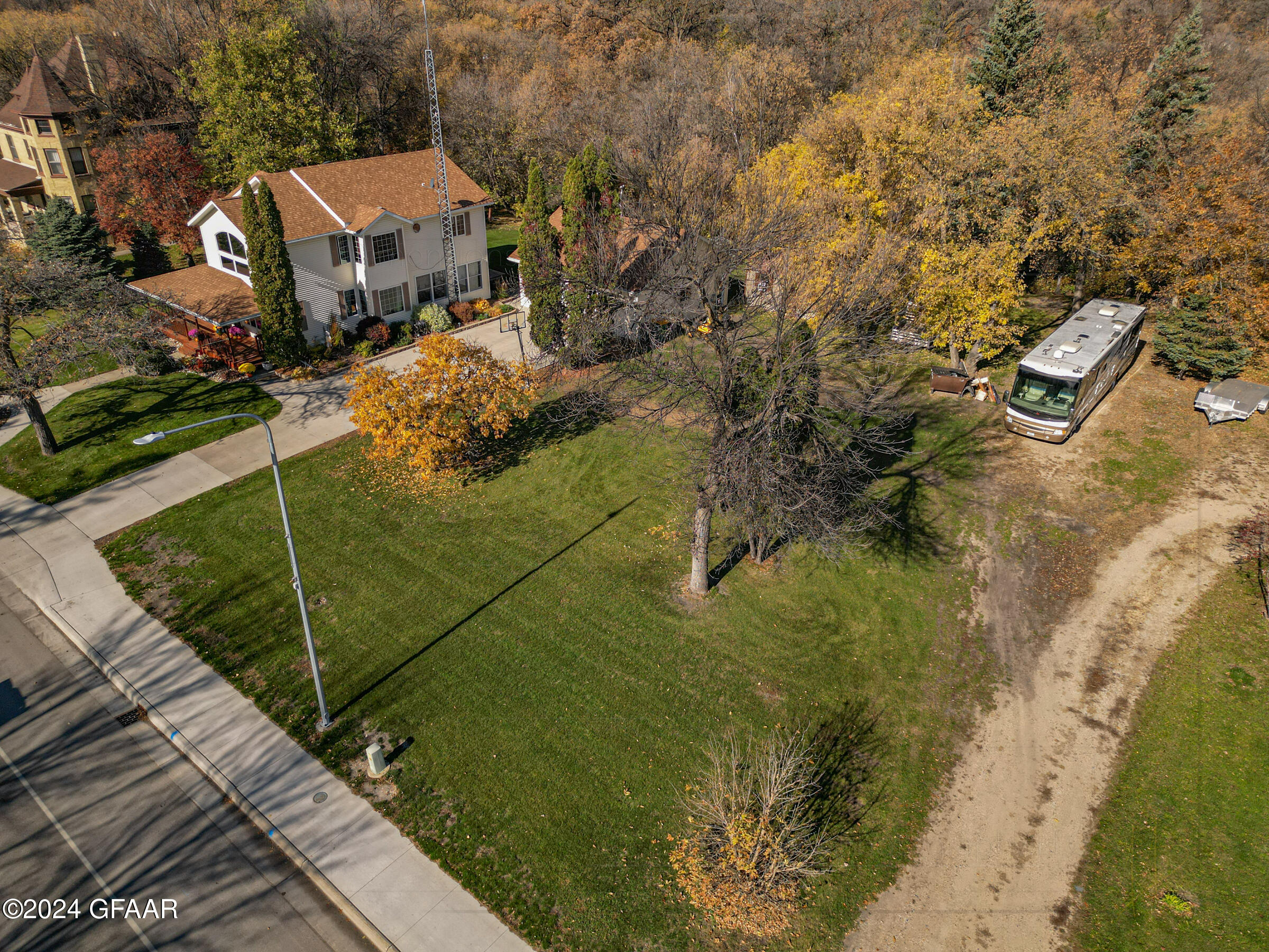 Warren, Minnesota 56762, United States, 3 Bedrooms Bedrooms, ,2 BathroomsBathrooms,Residential,Active,166342