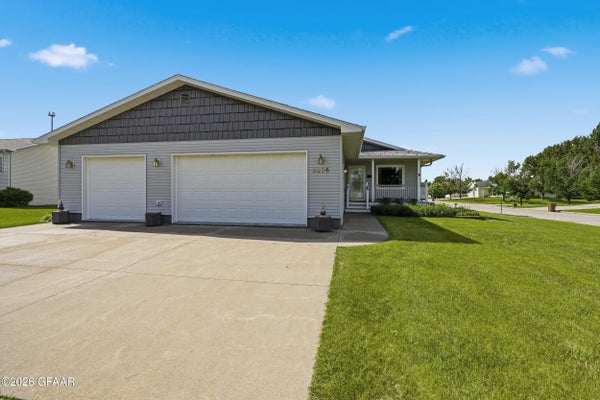 2226 PIONEER CT NW, EAST GRAND FORKS, MN 56721 - Image d4147aaa4e3f29d80ceea8bcf94da132/1577352574