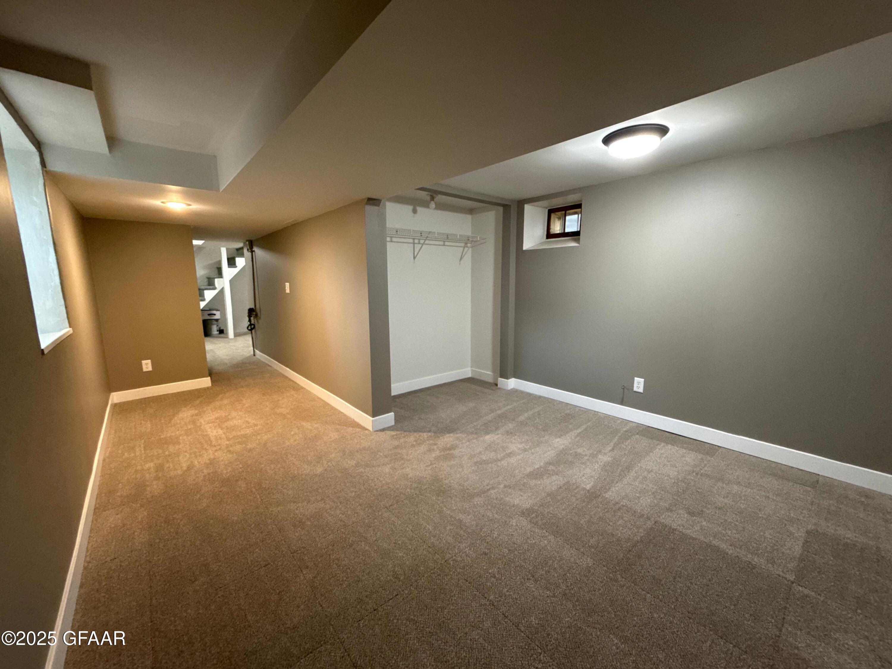 Grand Forks, North Dakota 58203, United States, 3 Bedrooms Bedrooms, ,2 BathroomsBathrooms,Residential,Active,227660