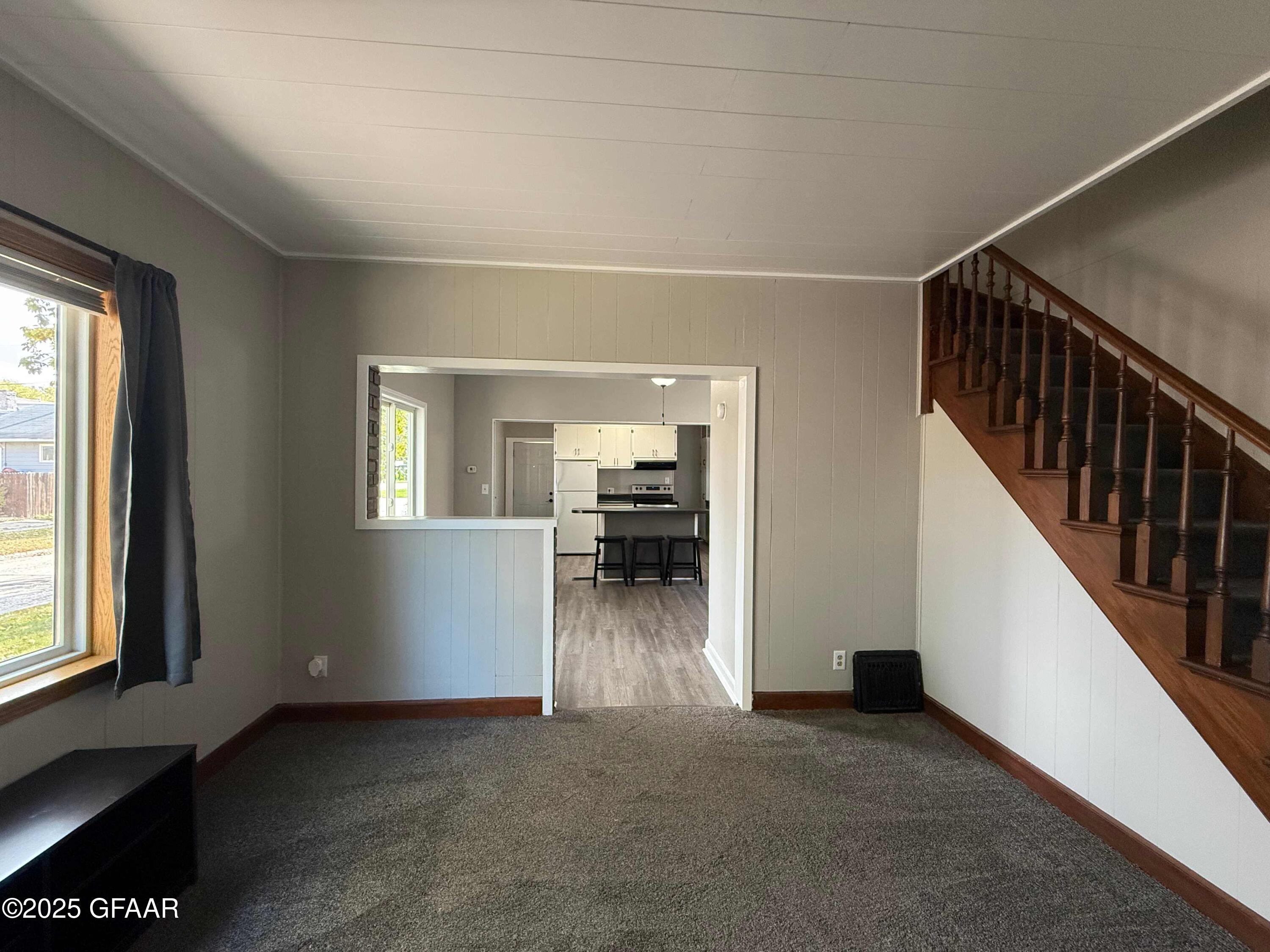 Grand Forks, North Dakota 58203, United States, 3 Bedrooms Bedrooms, ,2 BathroomsBathrooms,Residential,Active,227660