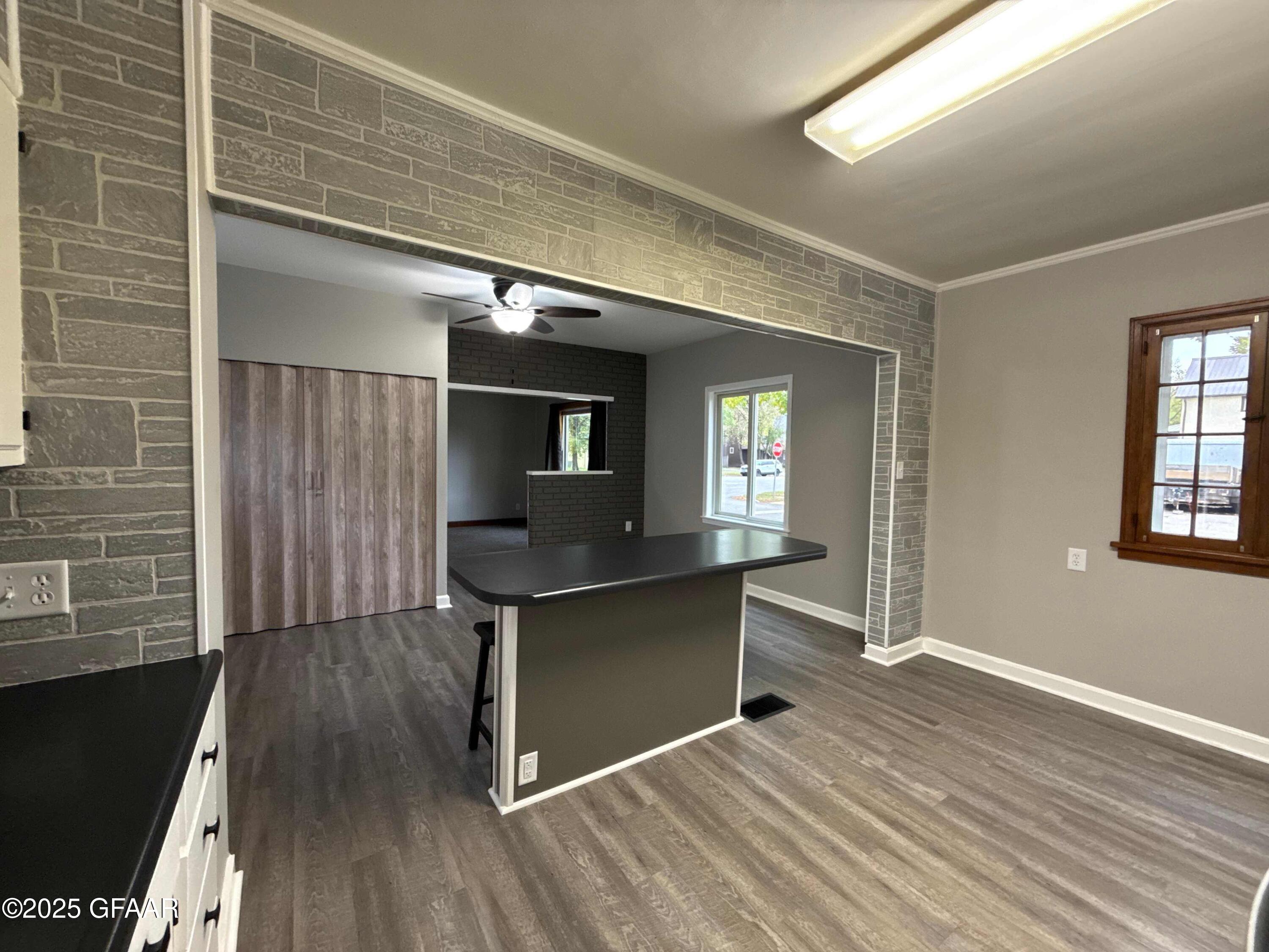 Grand Forks, North Dakota 58203, United States, 3 Bedrooms Bedrooms, ,2 BathroomsBathrooms,Residential,Active,227660