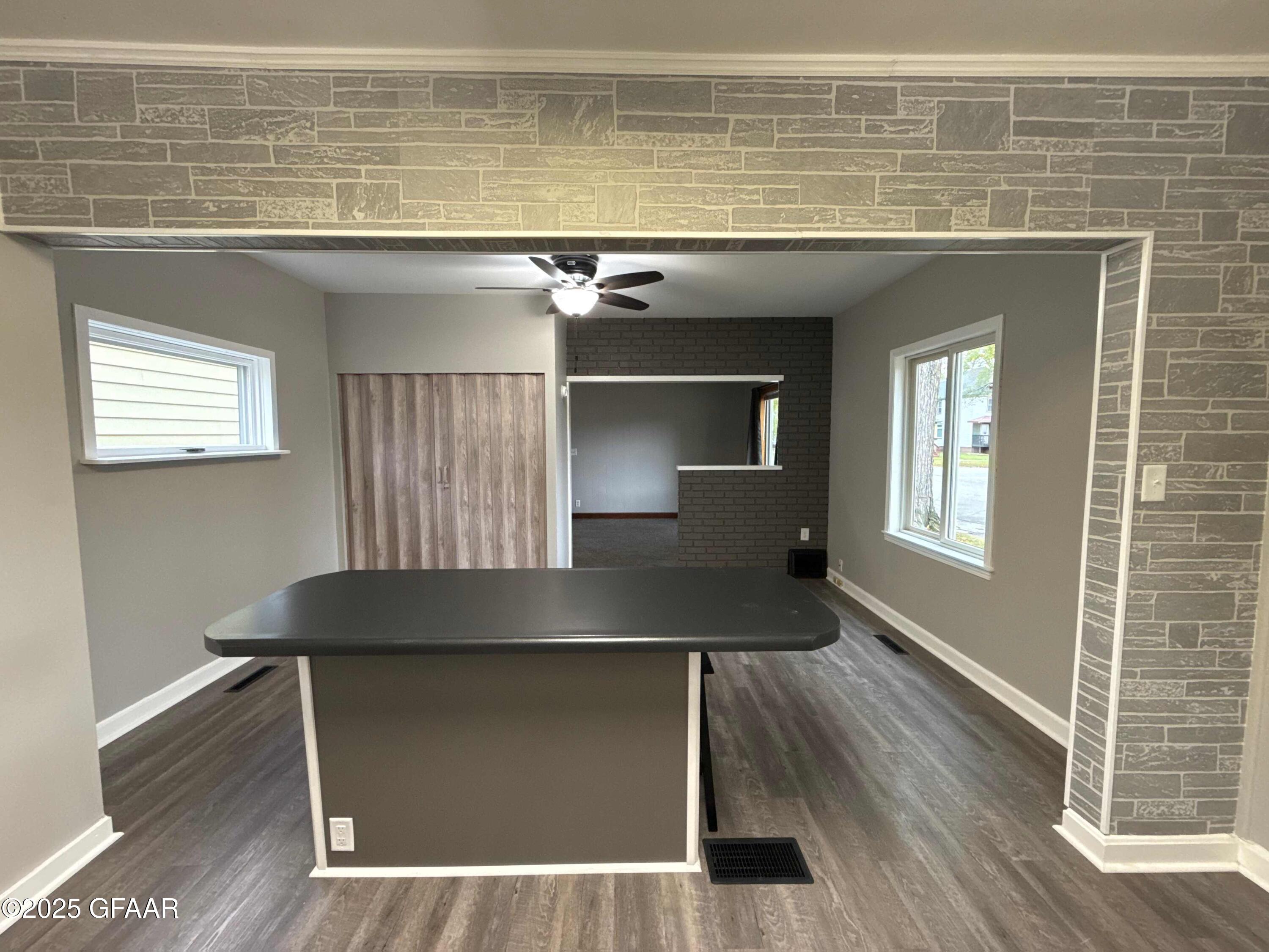 Grand Forks, North Dakota 58203, United States, 3 Bedrooms Bedrooms, ,2 BathroomsBathrooms,Residential,Active,227660