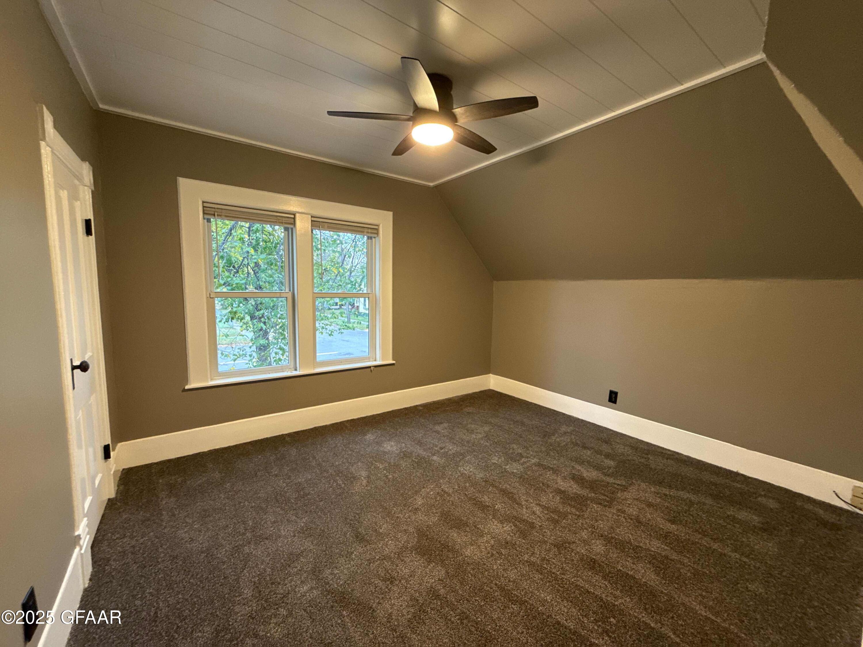 Grand Forks, North Dakota 58203, United States, 3 Bedrooms Bedrooms, ,2 BathroomsBathrooms,Residential,Active,227660