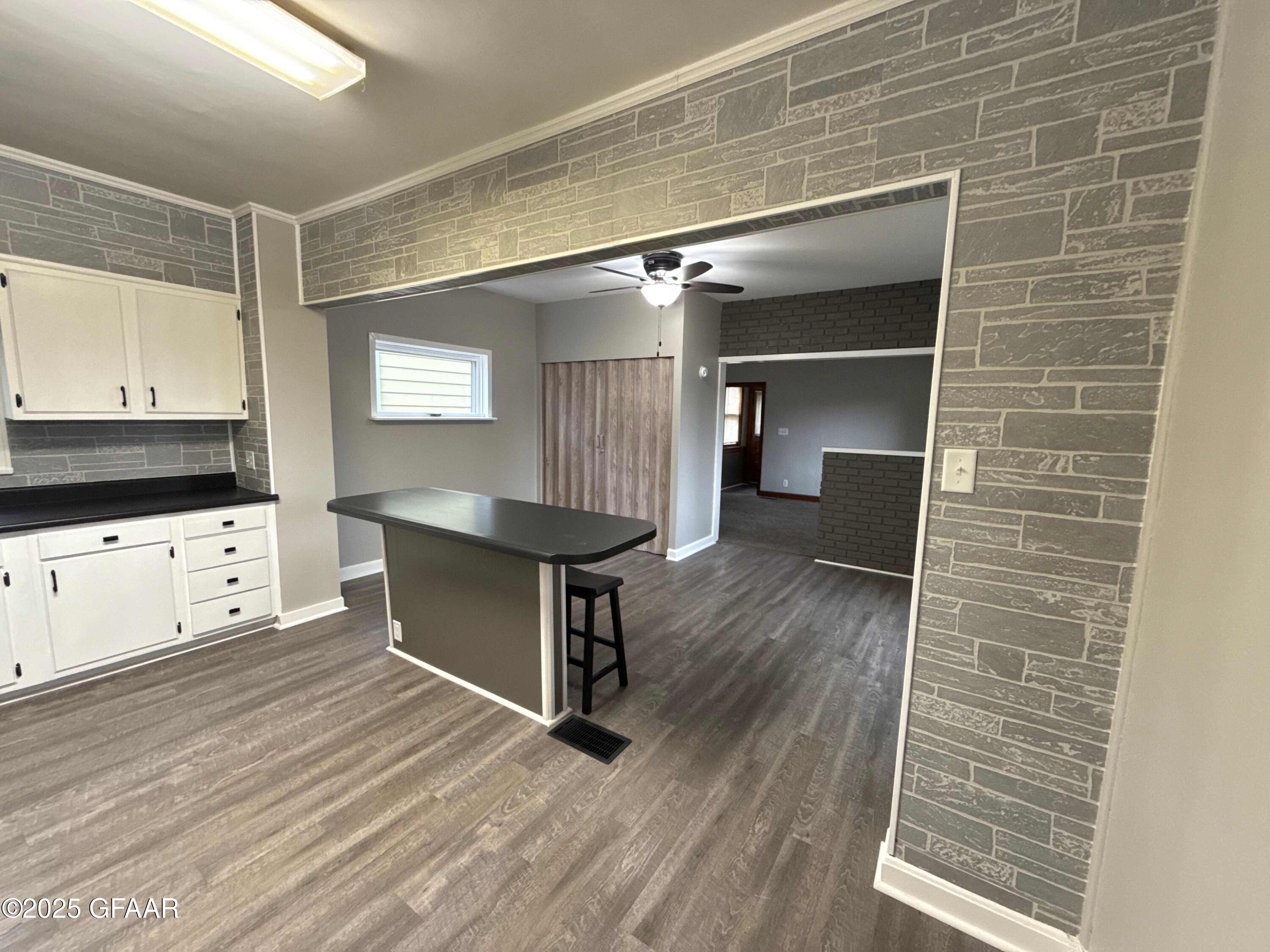 Grand Forks, North Dakota 58203, United States, 3 Bedrooms Bedrooms, ,2 BathroomsBathrooms,Residential,Active,227660