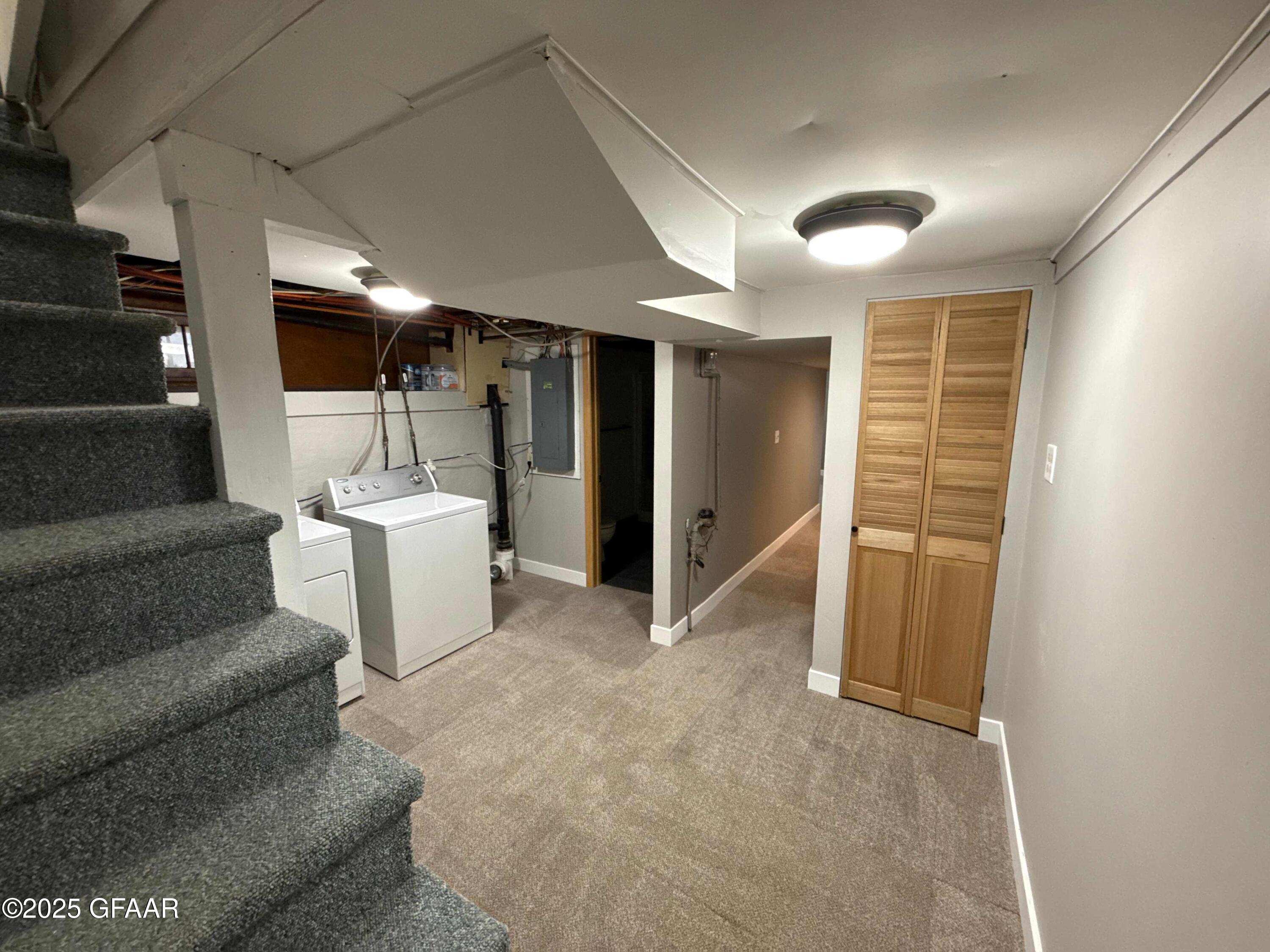 Grand Forks, North Dakota 58203, United States, 3 Bedrooms Bedrooms, ,2 BathroomsBathrooms,Residential,Active,227660