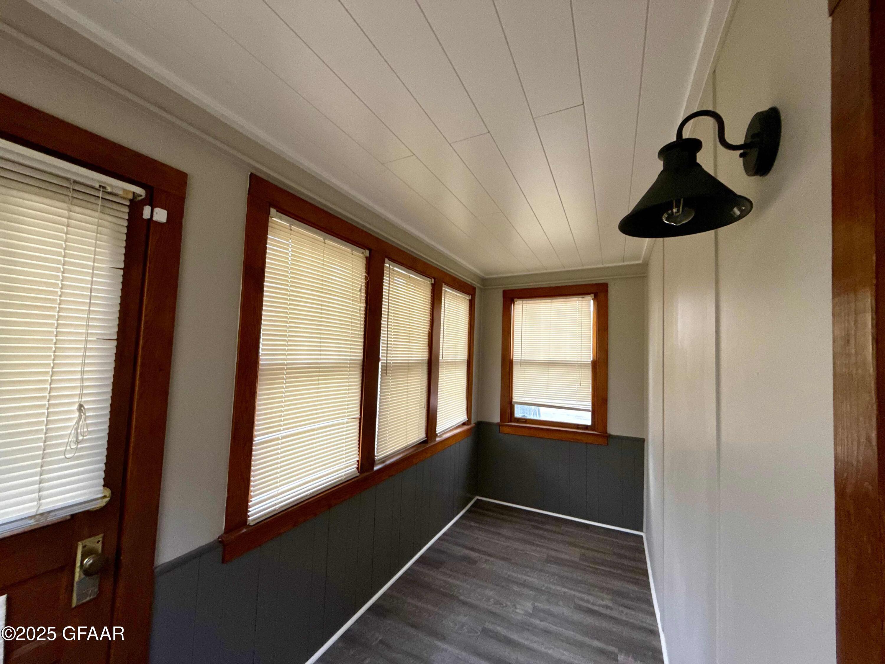 Grand Forks, North Dakota 58203, United States, 3 Bedrooms Bedrooms, ,2 BathroomsBathrooms,Residential,Active,227660