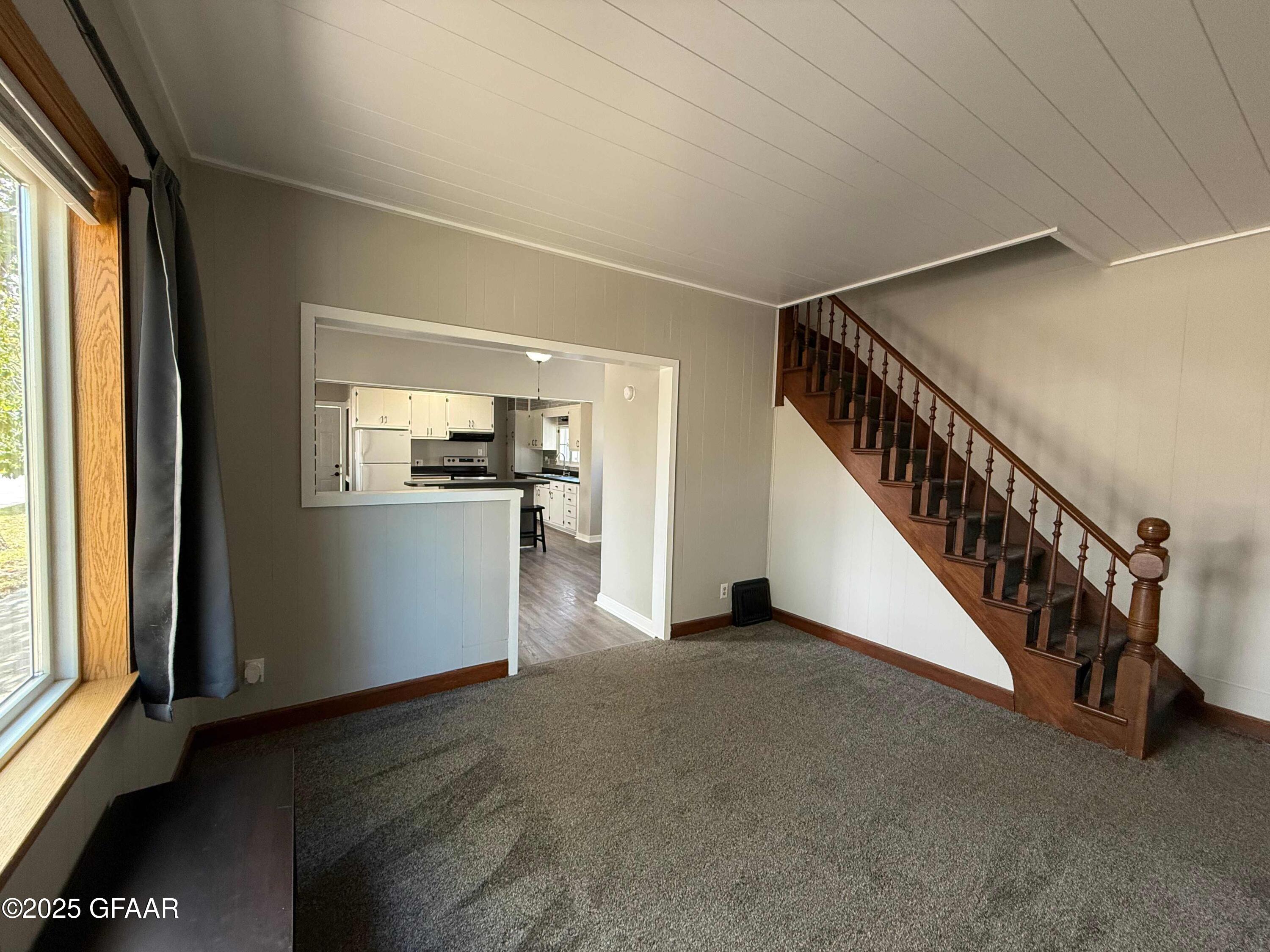 Grand Forks, North Dakota 58203, United States, 3 Bedrooms Bedrooms, ,2 BathroomsBathrooms,Residential,Active,227660