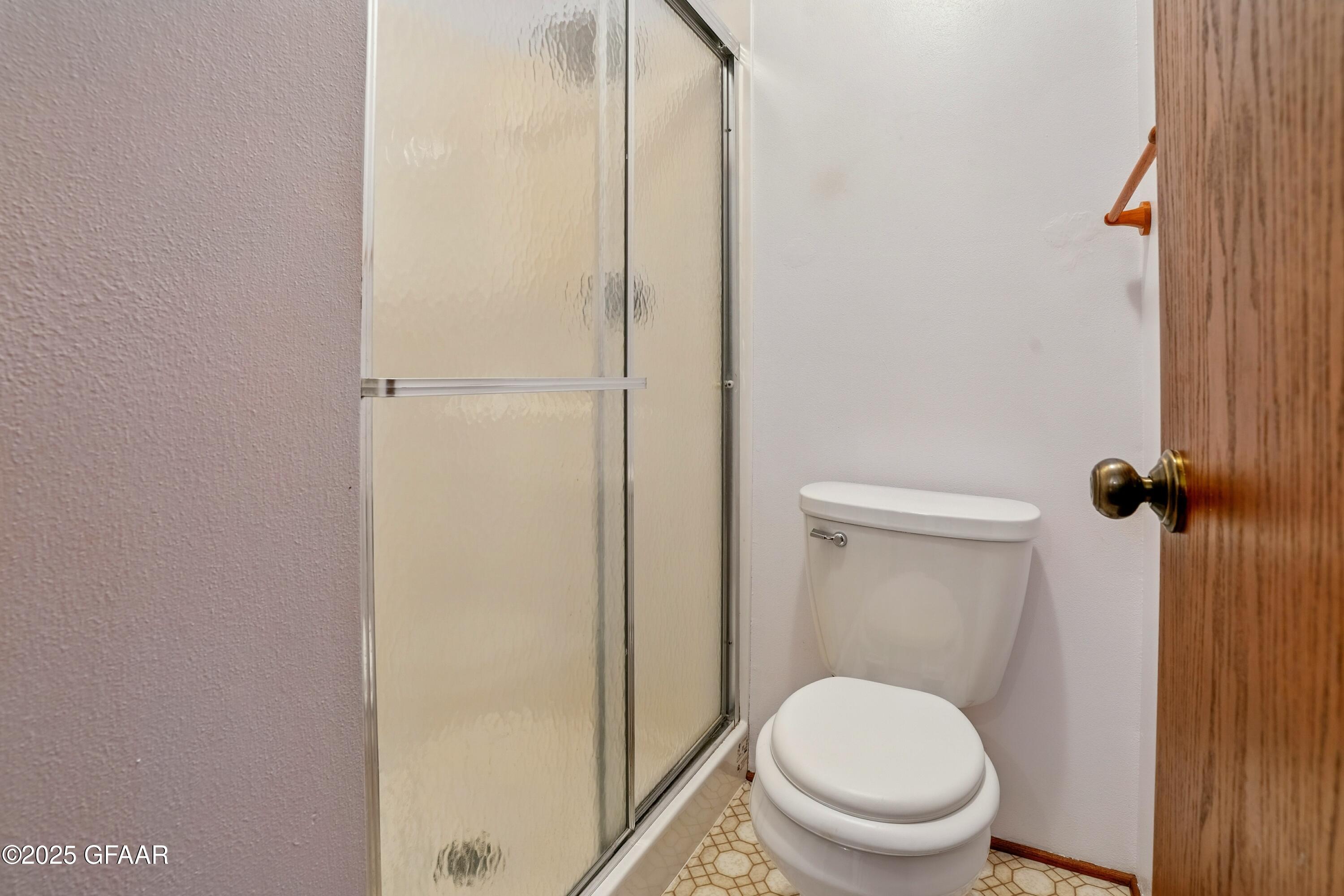 Grand Forks, North Dakota 58201, United States, 3 Bedrooms Bedrooms, ,2 BathroomsBathrooms,Residential,Pending,166326