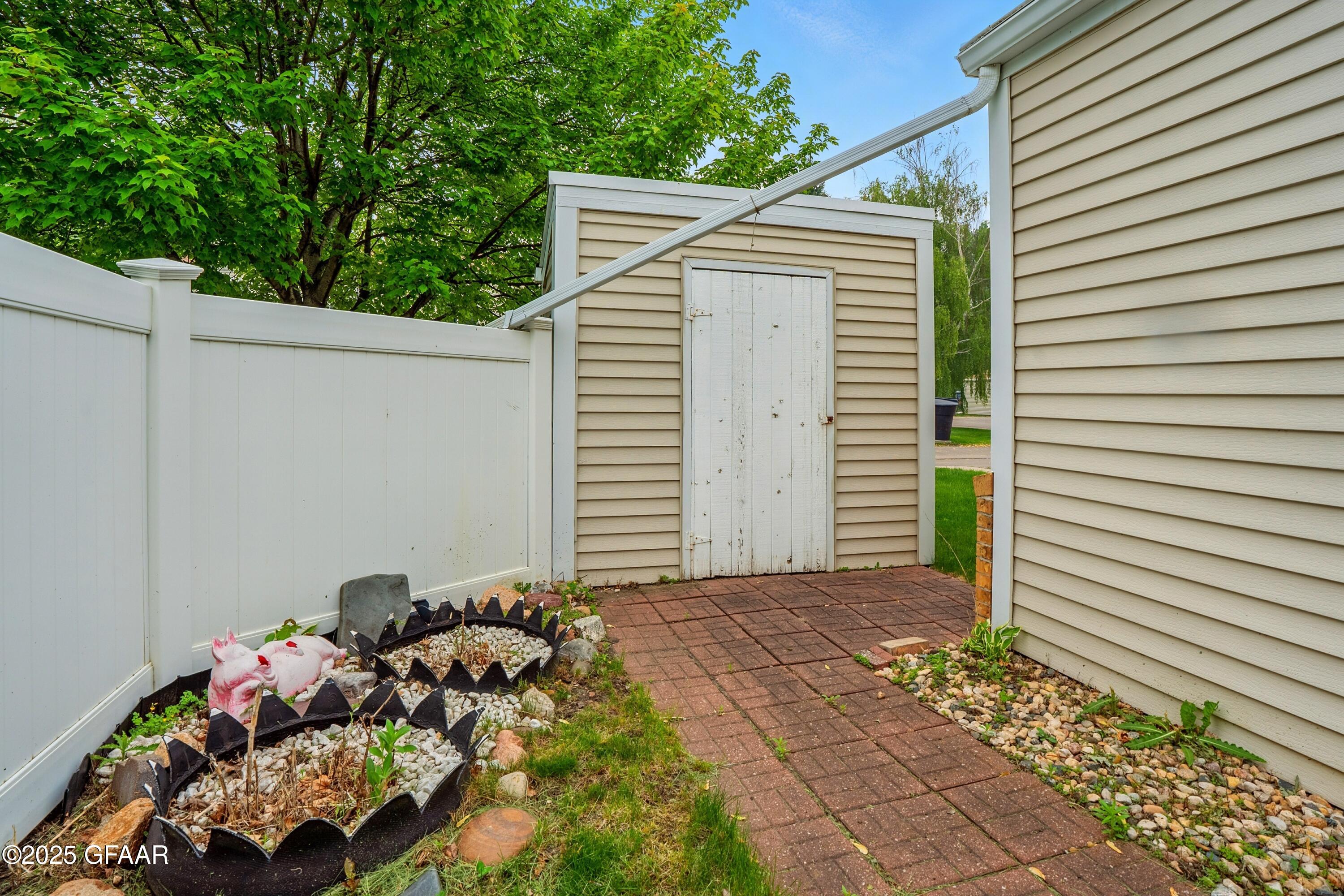 Grand Forks, North Dakota 58201, United States, 3 Bedrooms Bedrooms, ,2 BathroomsBathrooms,Residential,Pending,166326