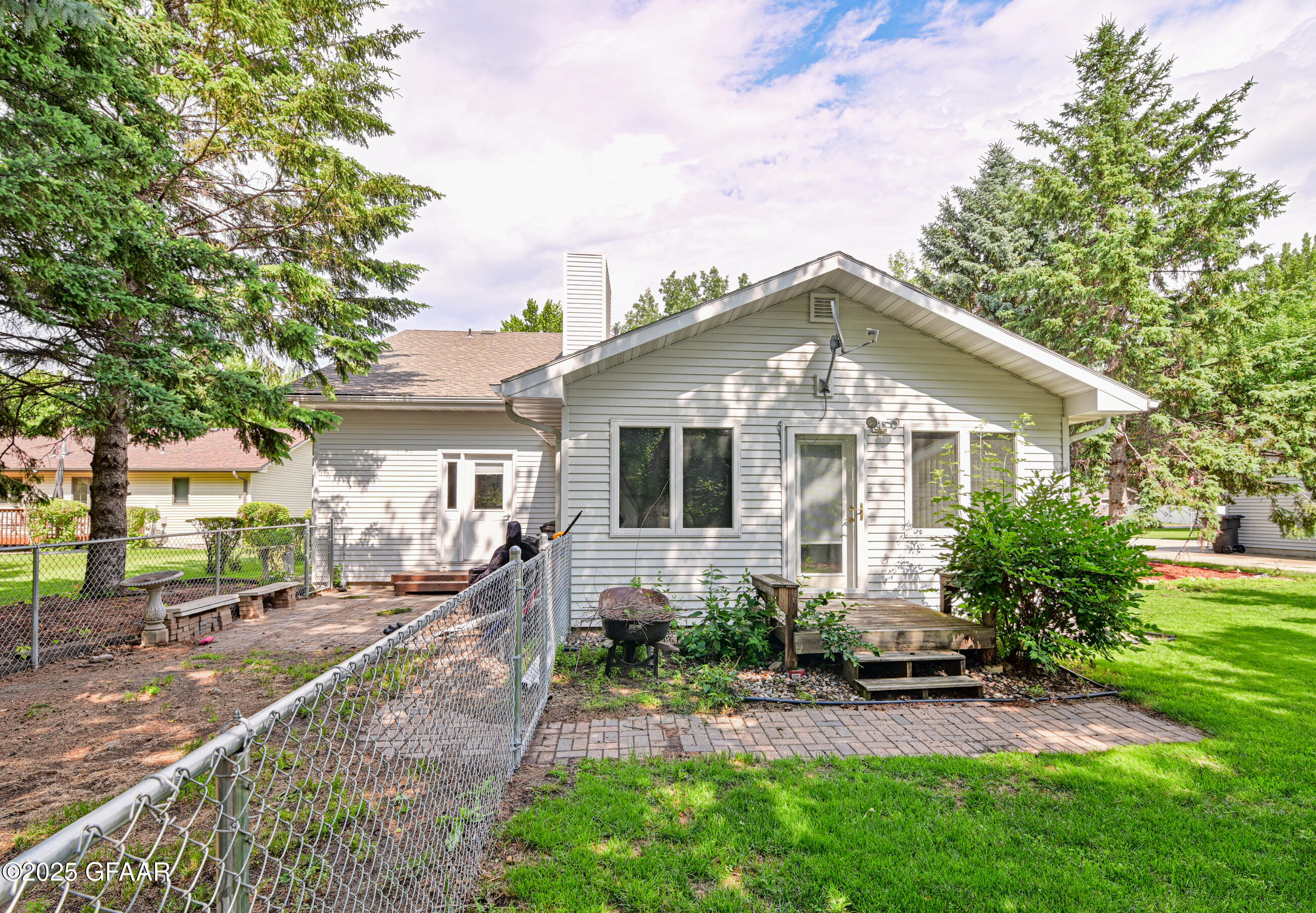 Grand Forks, North Dakota 58201, United States, 4 Bedrooms Bedrooms, ,3 BathroomsBathrooms,Residential,Active,166303