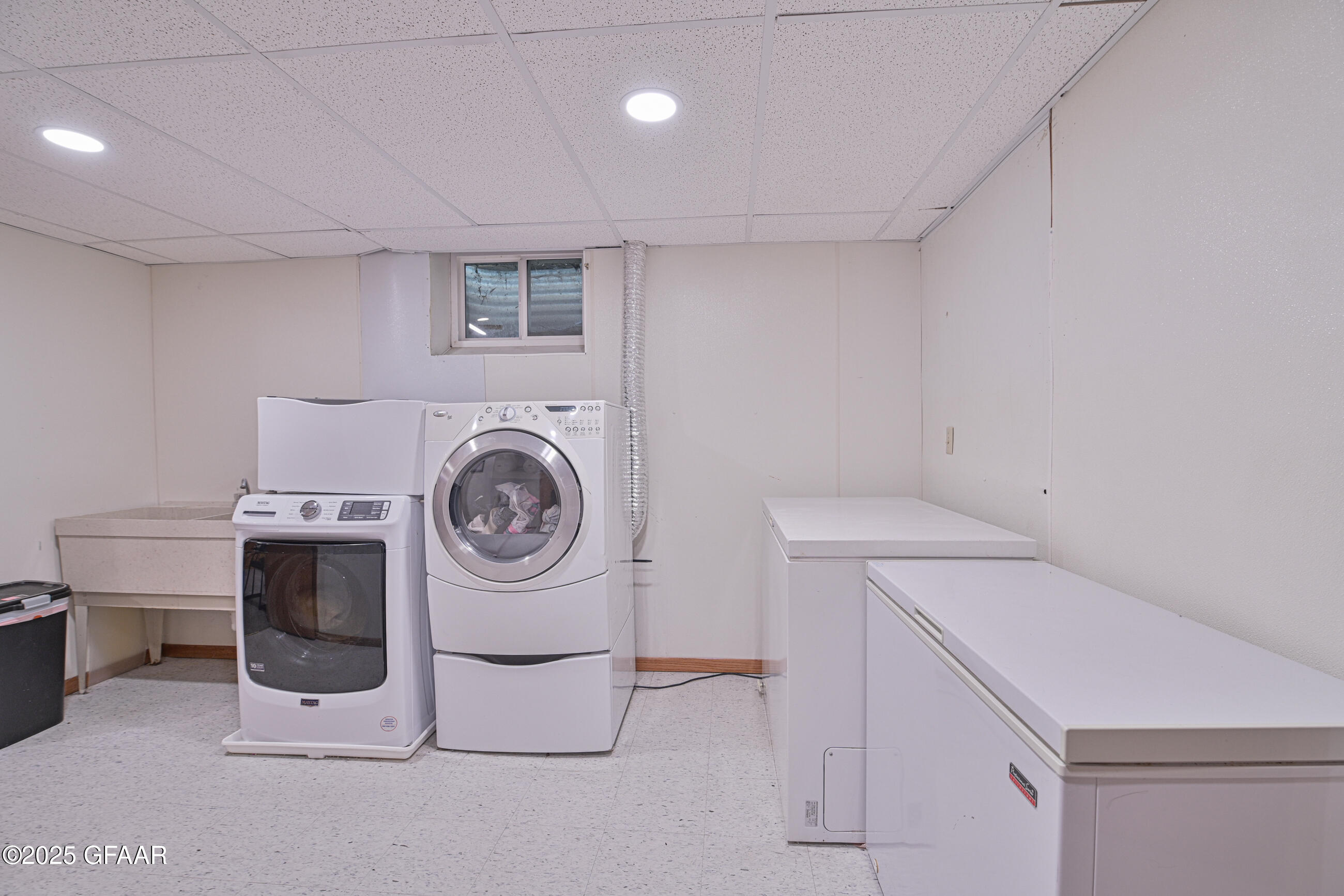 Grand Forks, North Dakota 58201, United States, 4 Bedrooms Bedrooms, ,3 BathroomsBathrooms,Residential,Active,166303