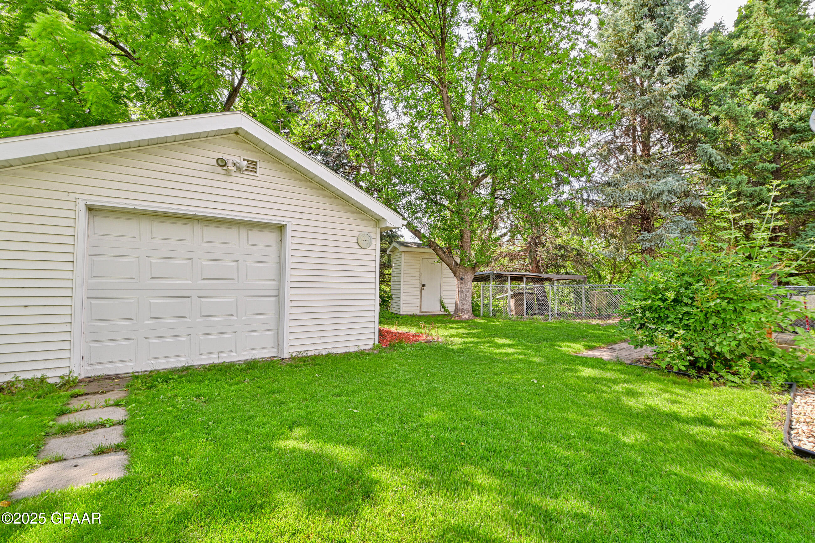 Grand Forks, North Dakota 58201, United States, 4 Bedrooms Bedrooms, ,3 BathroomsBathrooms,Residential,Active,166303