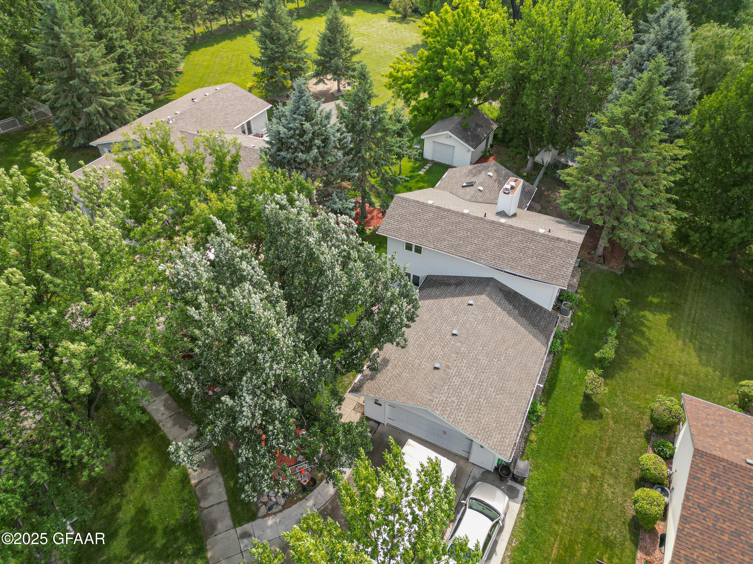 Grand Forks, North Dakota 58201, United States, 4 Bedrooms Bedrooms, ,3 BathroomsBathrooms,Residential,Active,166303