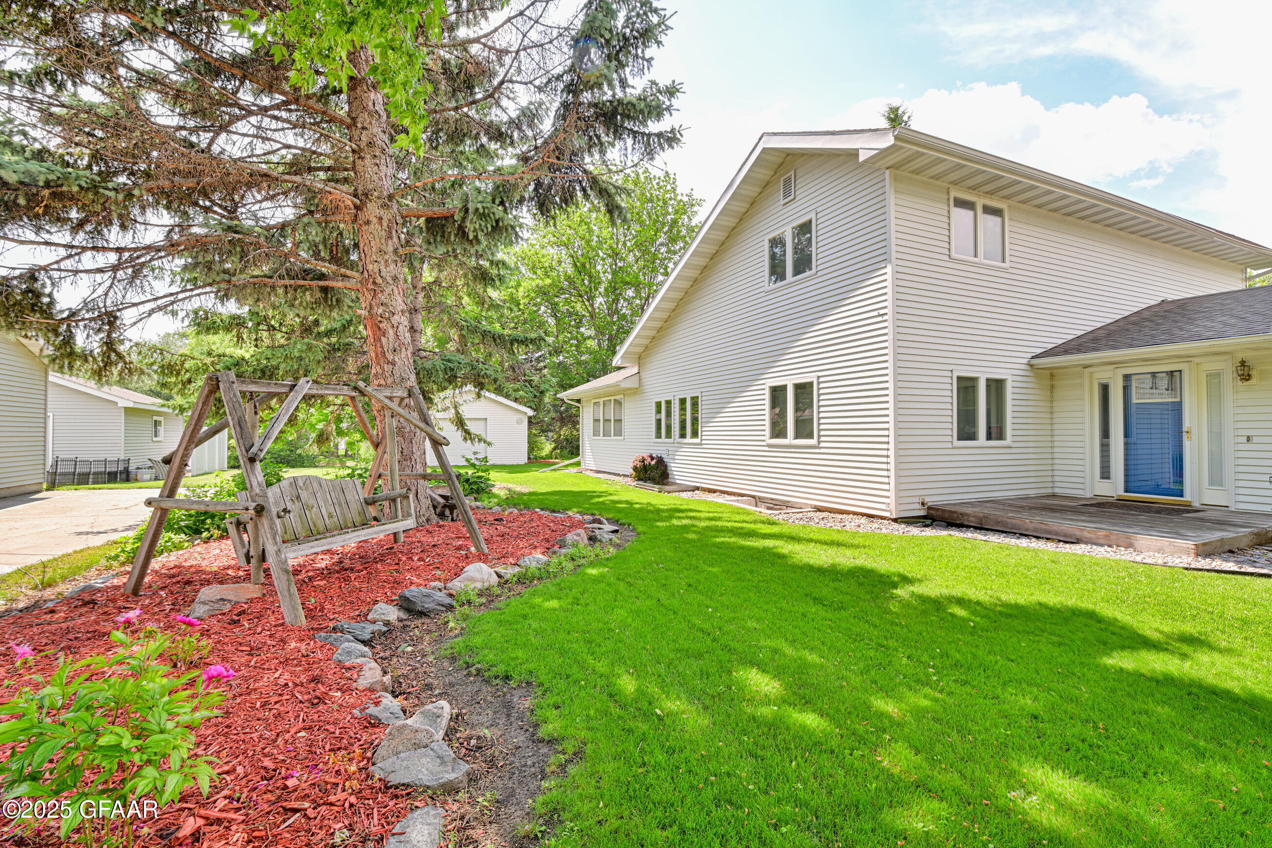 Grand Forks, North Dakota 58201, United States, 4 Bedrooms Bedrooms, ,3 BathroomsBathrooms,Residential,Active,166303