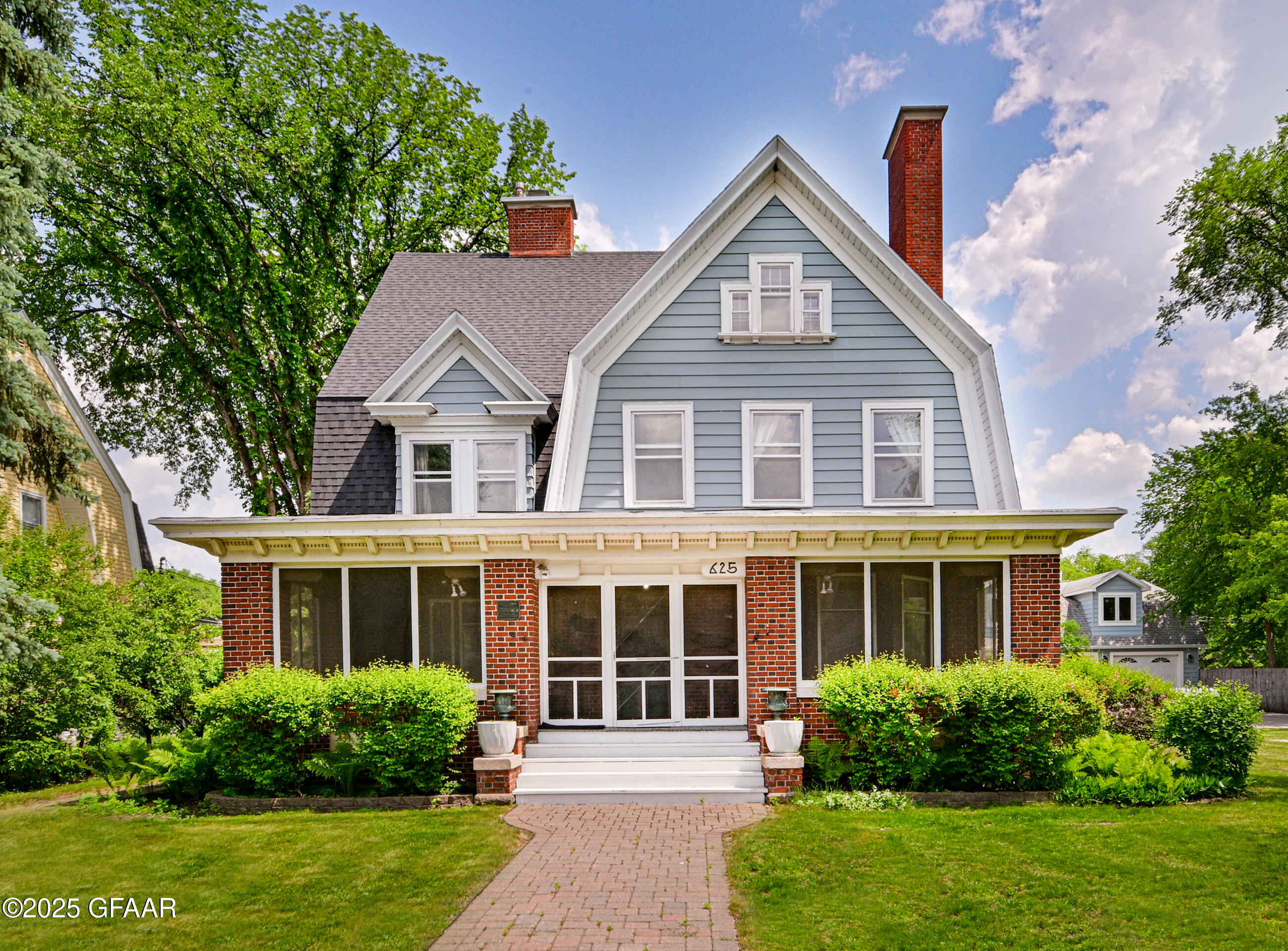 Grand Forks, North Dakota 58201, United States, 5 Bedrooms Bedrooms, ,2 BathroomsBathrooms,Residential,Active,166319
