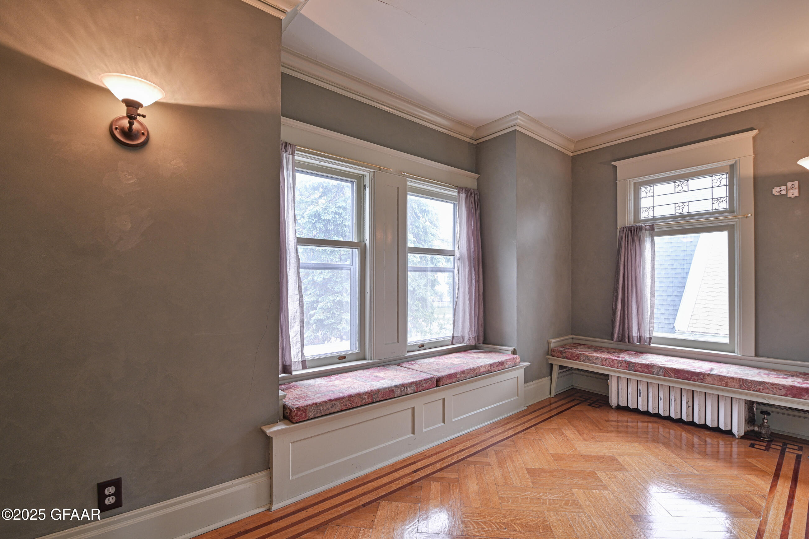 Grand Forks, North Dakota 58201, United States, 5 Bedrooms Bedrooms, ,2 BathroomsBathrooms,Residential,Active,166319