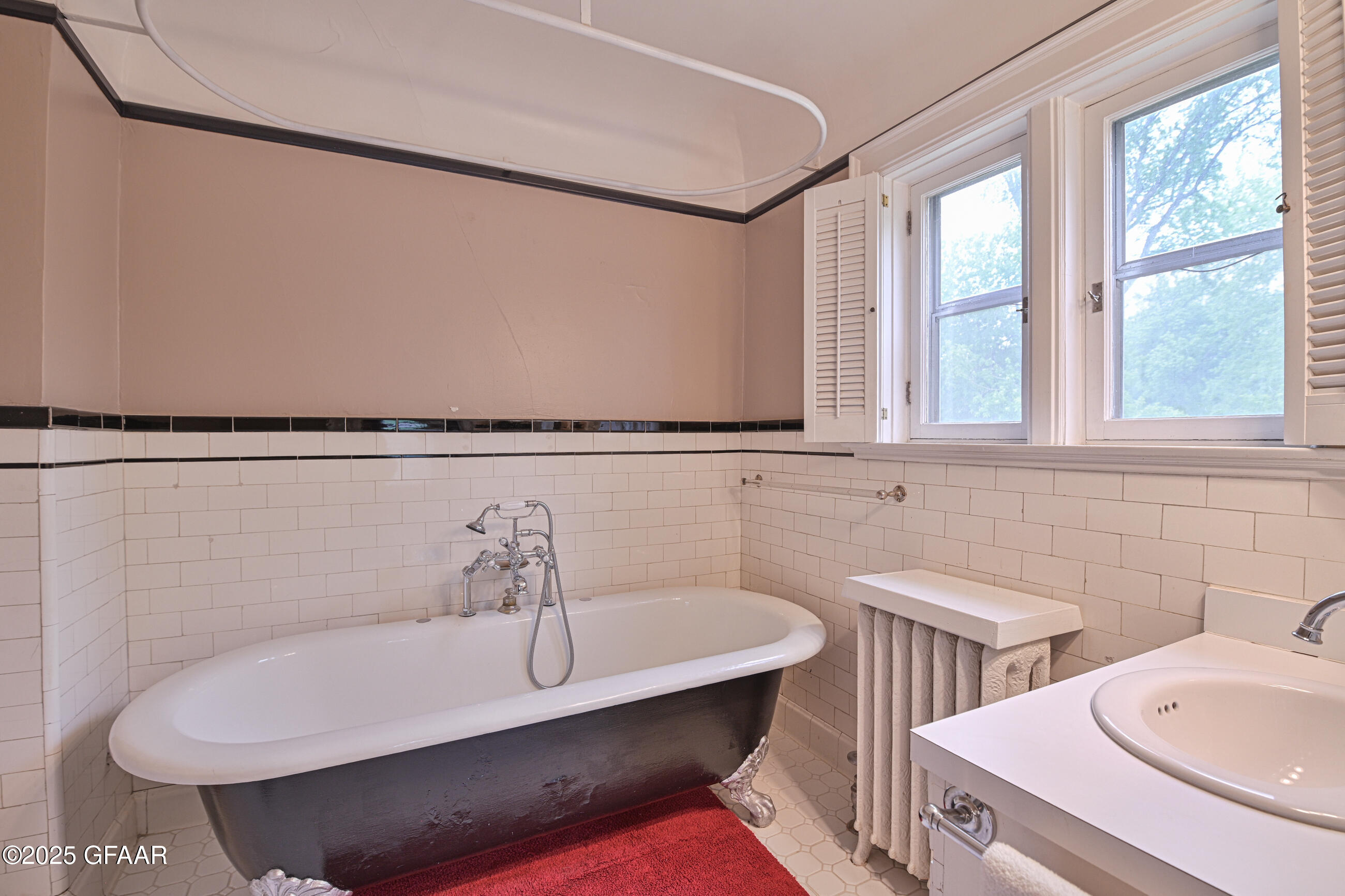 Grand Forks, North Dakota 58201, United States, 5 Bedrooms Bedrooms, ,2 BathroomsBathrooms,Residential,Active,166319