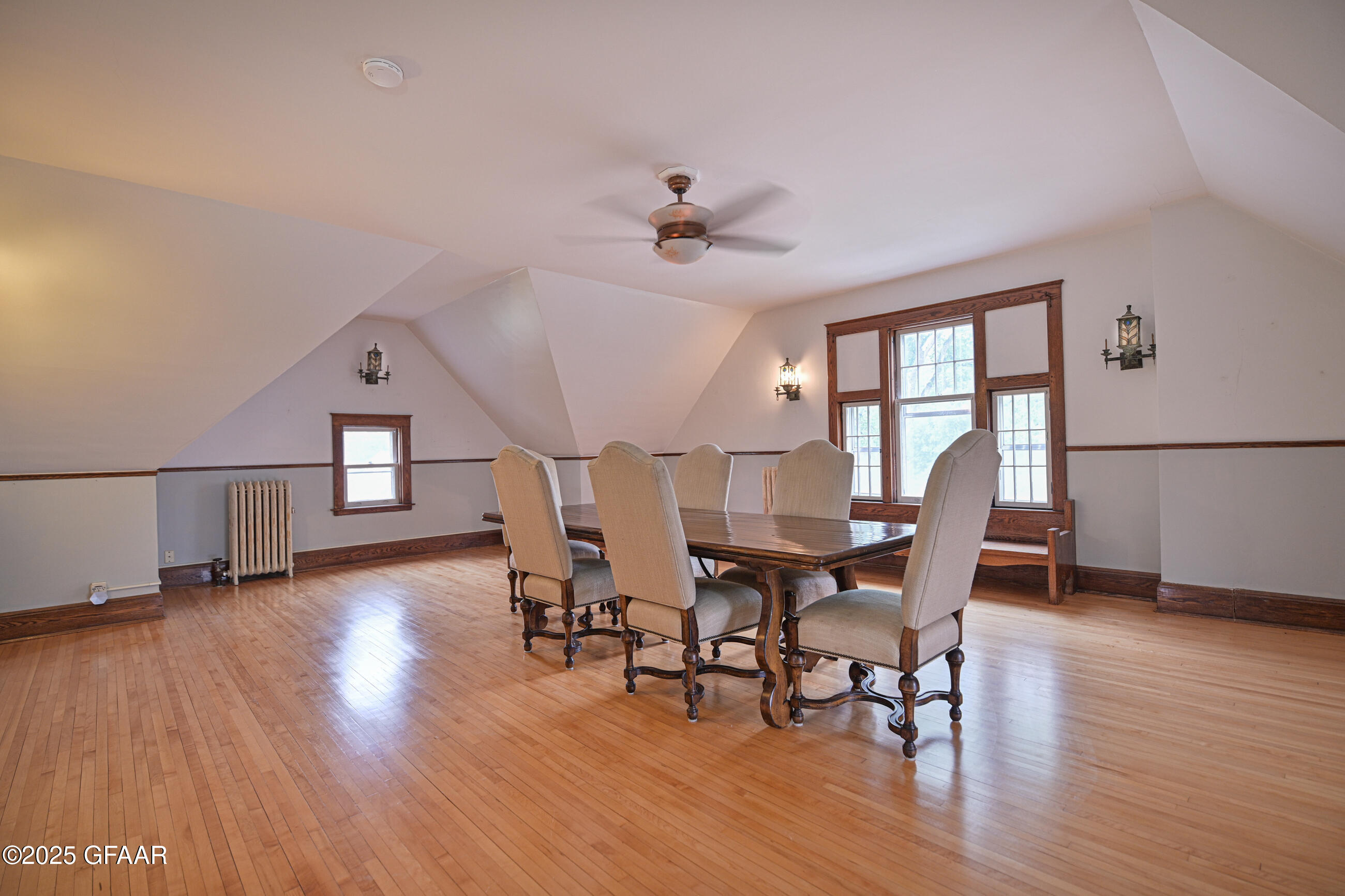 Grand Forks, North Dakota 58201, United States, 5 Bedrooms Bedrooms, ,2 BathroomsBathrooms,Residential,Active,166319