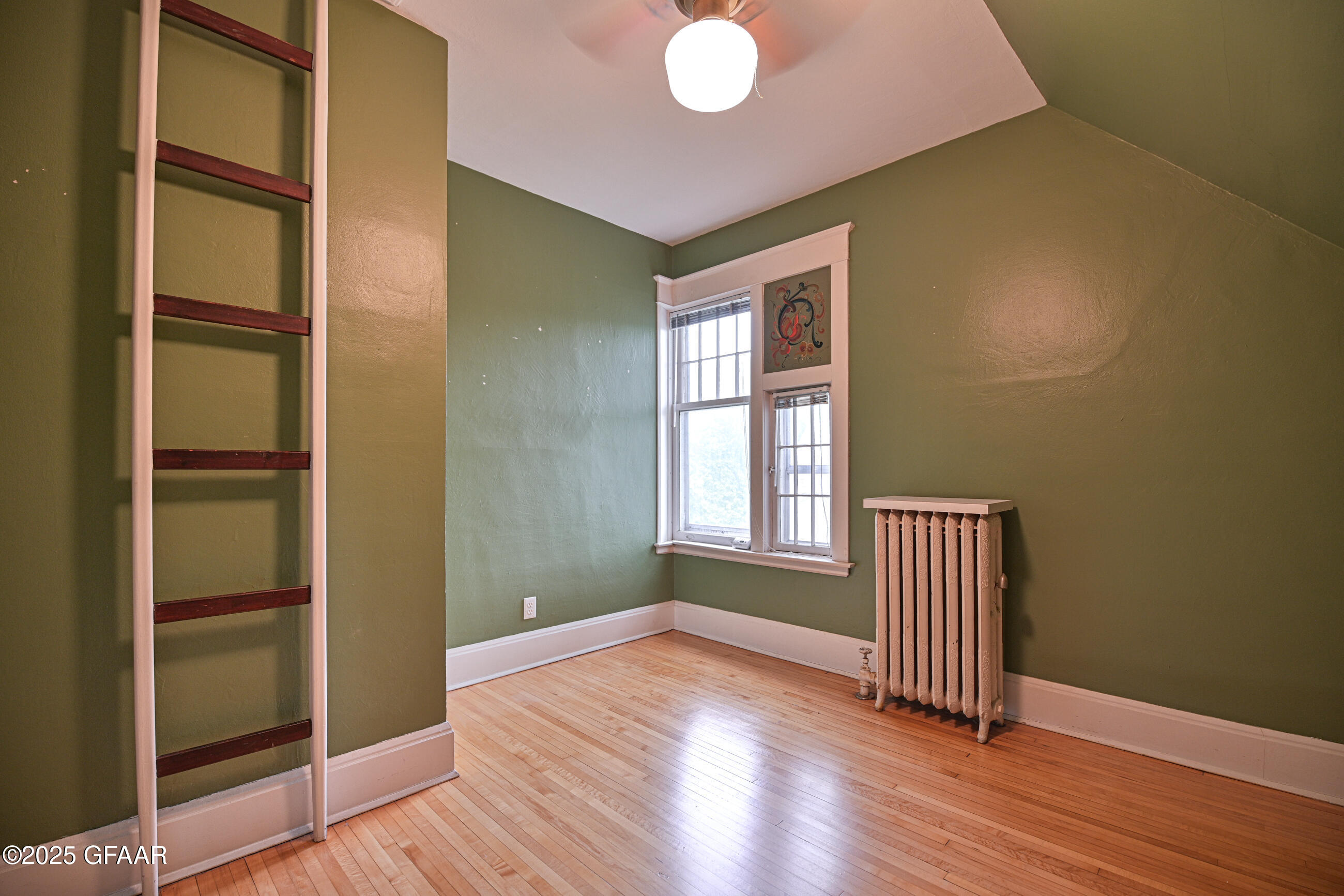 Grand Forks, North Dakota 58201, United States, 5 Bedrooms Bedrooms, ,2 BathroomsBathrooms,Residential,Active,166319