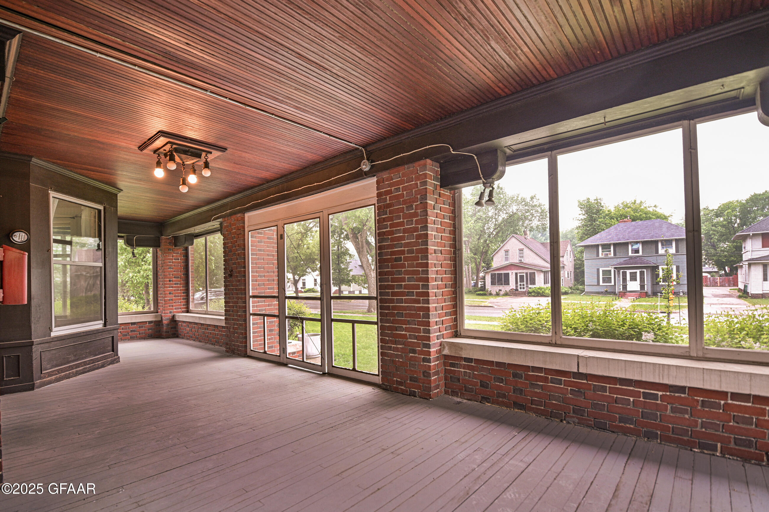 Grand Forks, North Dakota 58201, United States, 5 Bedrooms Bedrooms, ,2 BathroomsBathrooms,Residential,Active,166319