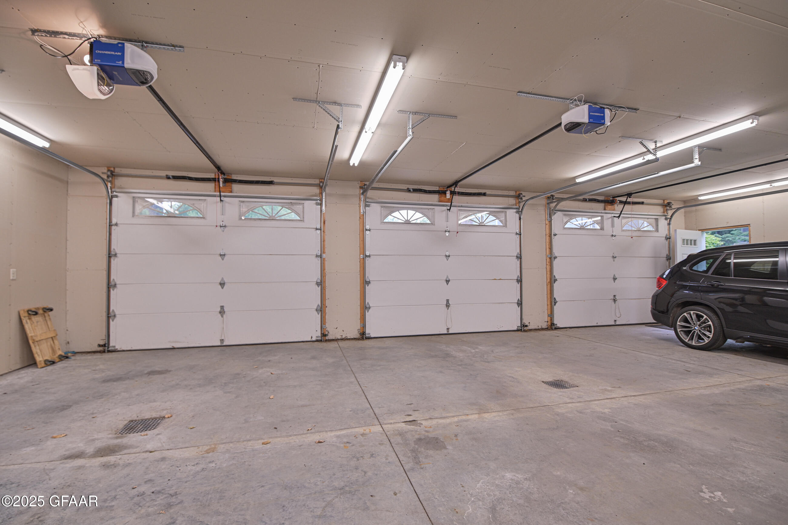 Grand Forks, North Dakota 58201, United States, 5 Bedrooms Bedrooms, ,2 BathroomsBathrooms,Residential,Active,166319